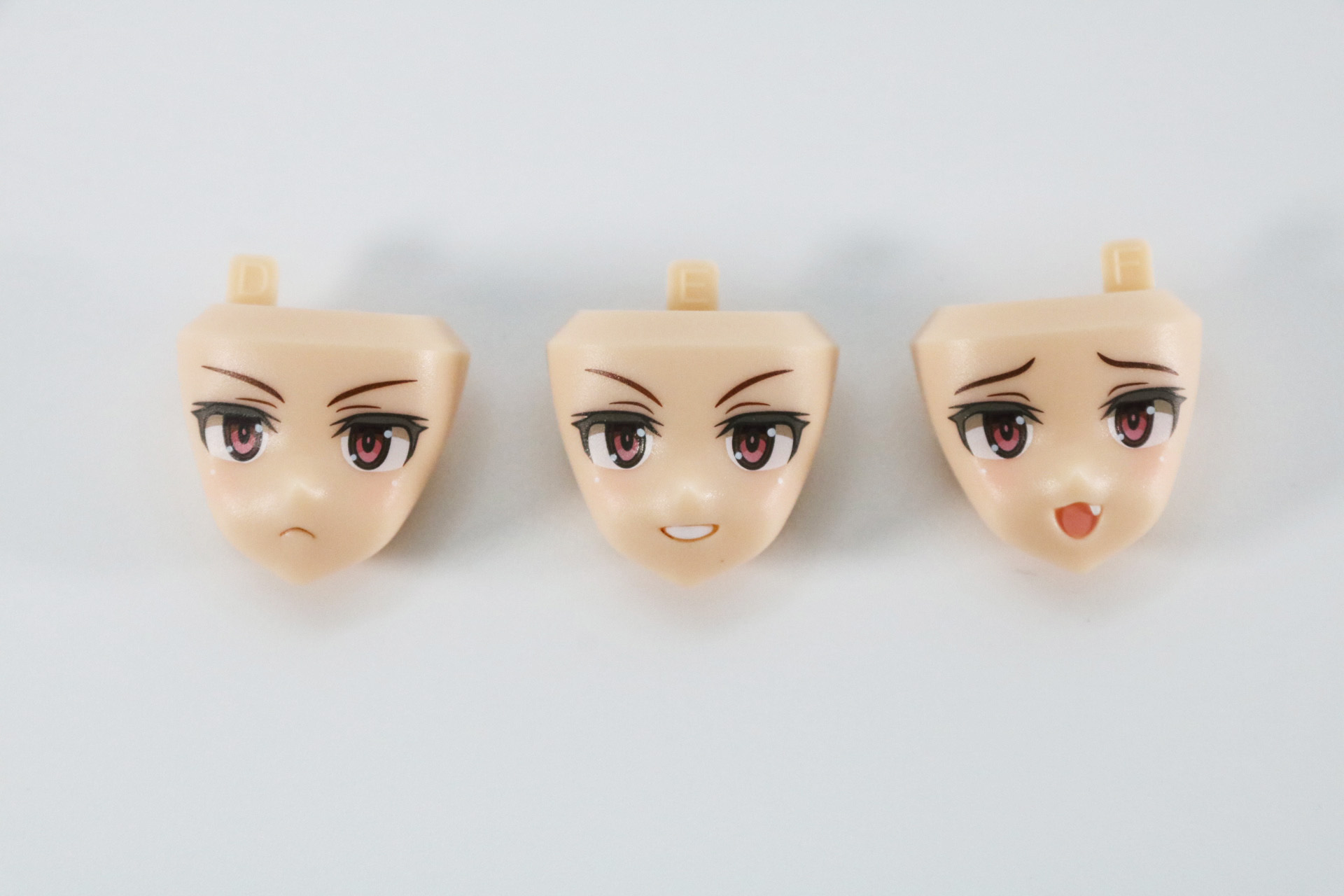 フェイスパーツ（3種）、塗装済みパーツ