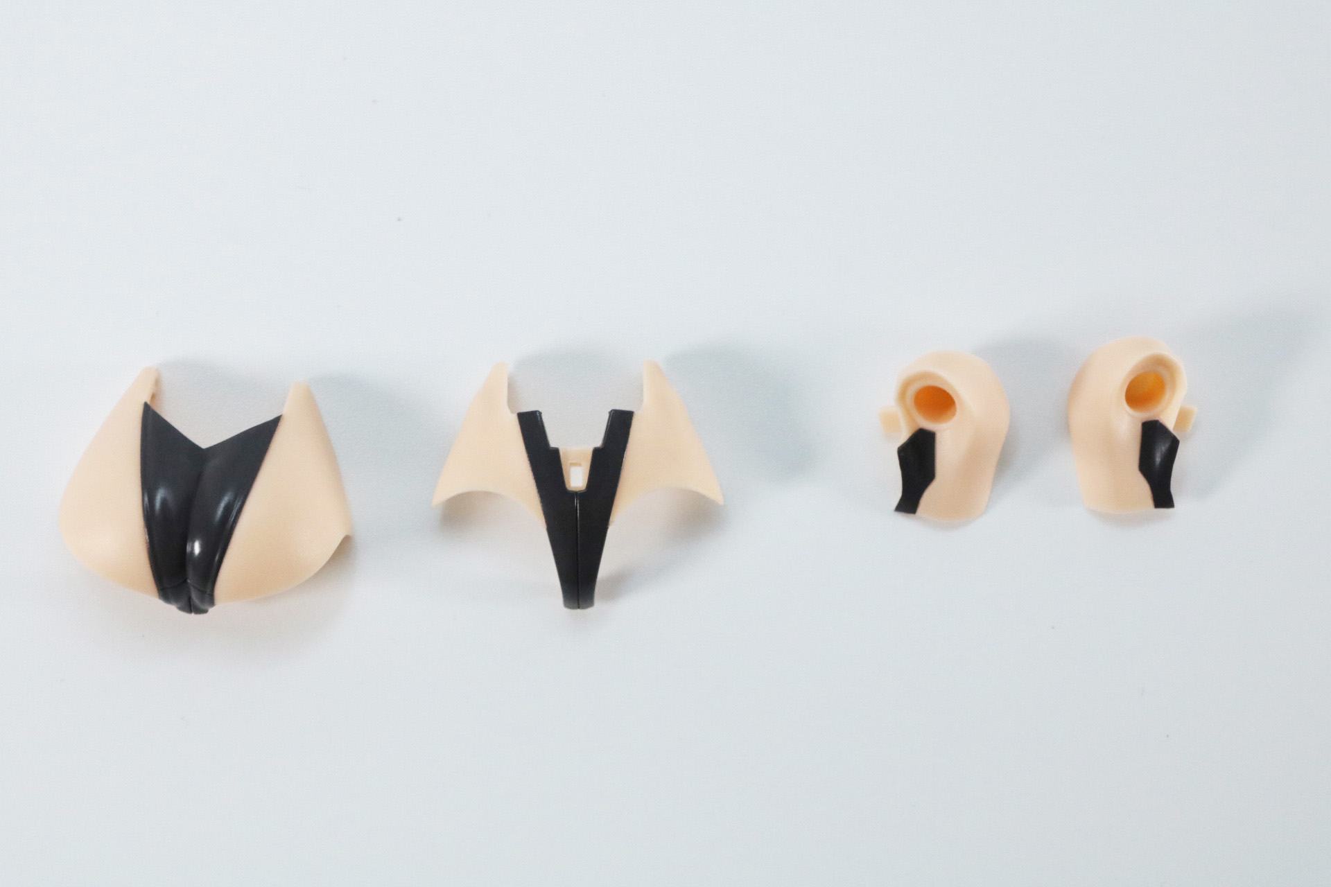 フェイスパーツ（3種）、塗装済みパーツ