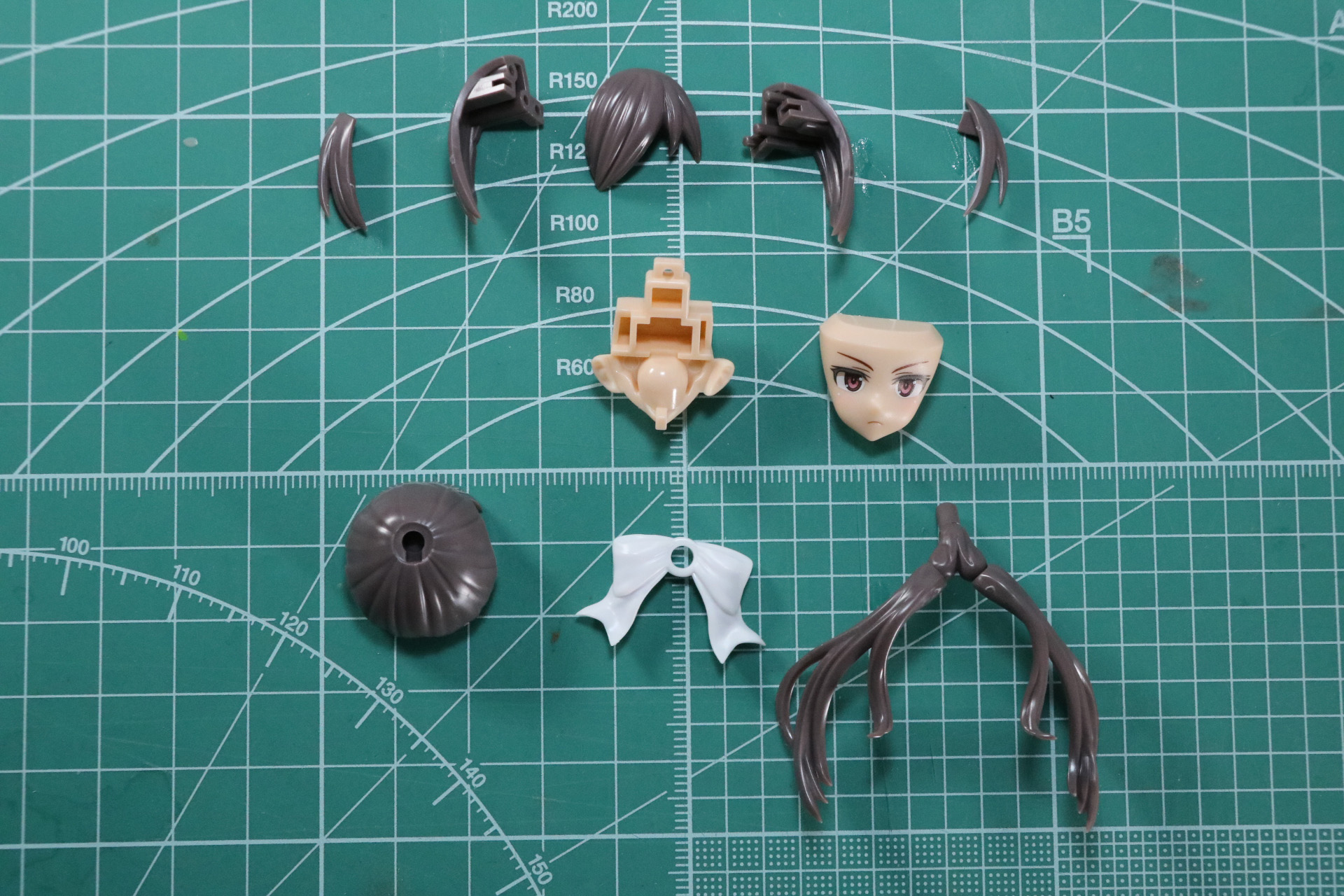 頭部の組み立て