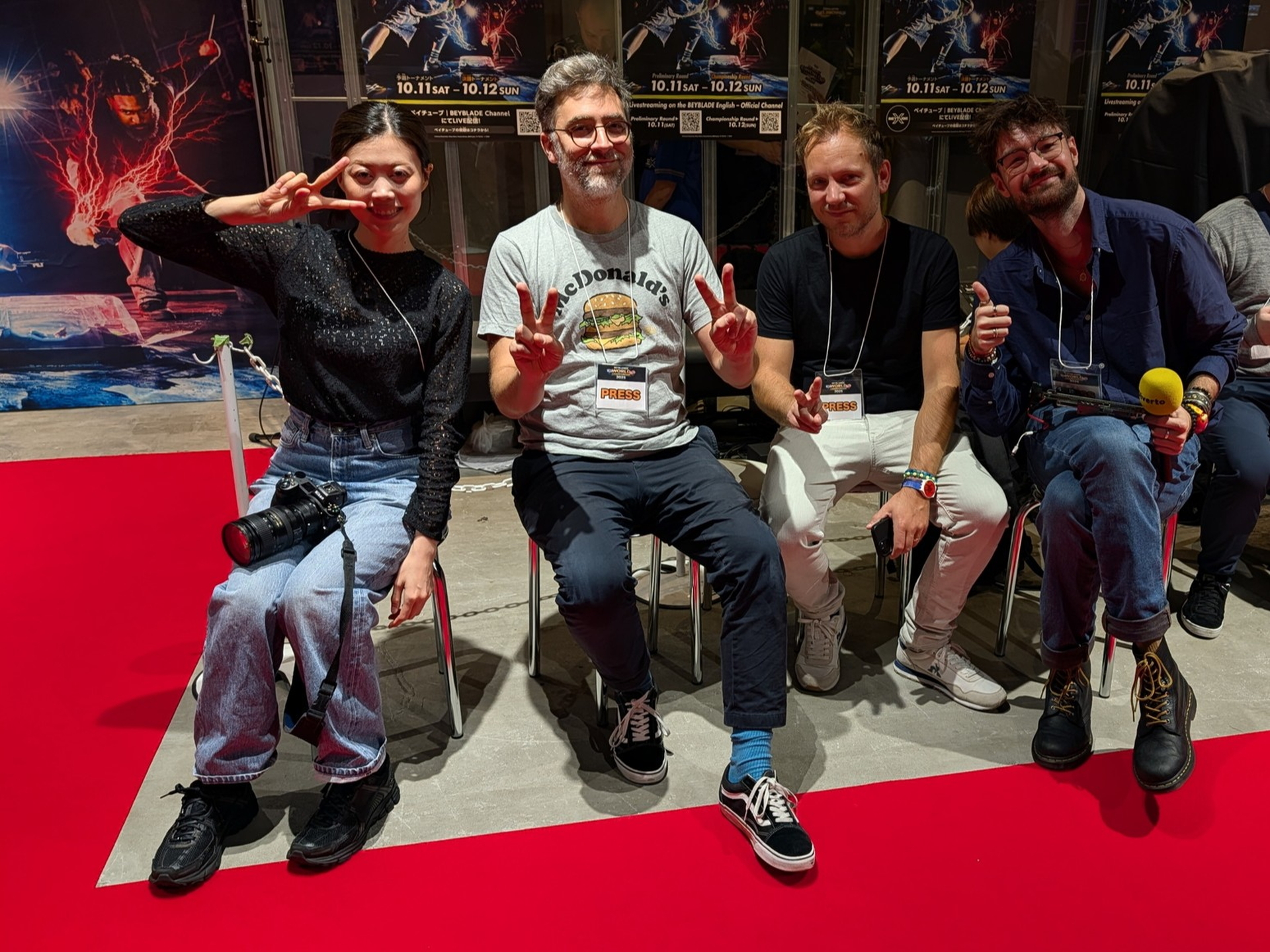 写真はフランスのメディア勢たち。幼児向け雑誌や配信番組の記者たちに日本のカメラマン・志田彩香氏も同行していた