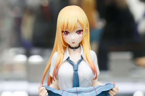 特別企画】テレながらスカートをめくる姿がかわいい！「その着せ