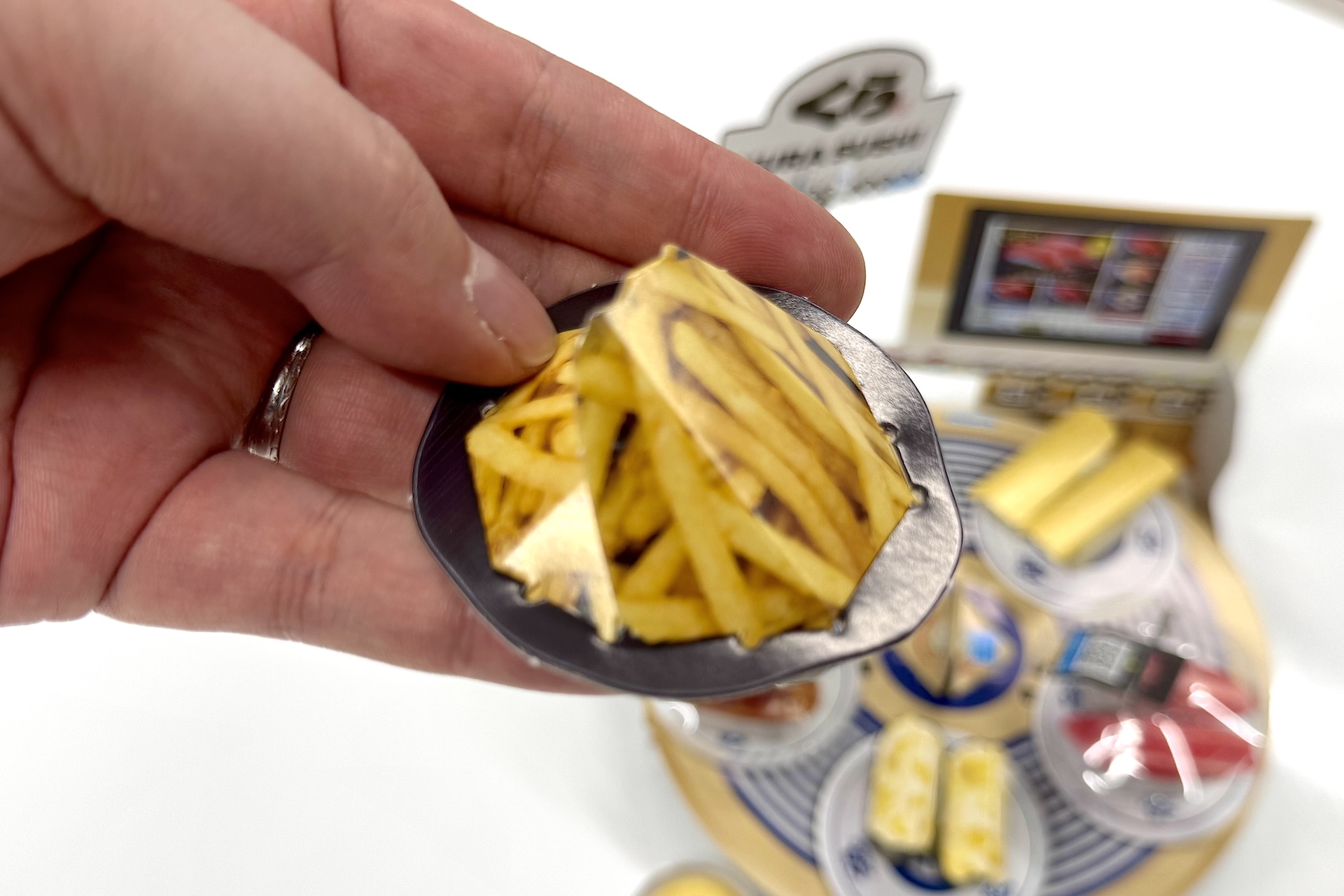 用意されているネタには茶碗蒸し、ポテトといった、子どもに人気の商品も