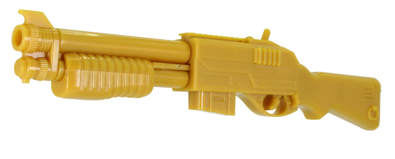 輪ゴムGUN S-01。持ち手がスライド、ポンプアクションが楽しめる。輪ゴムGUN Sシリーズの中でも、ゴールド1色という魅力を放つ。約170mm