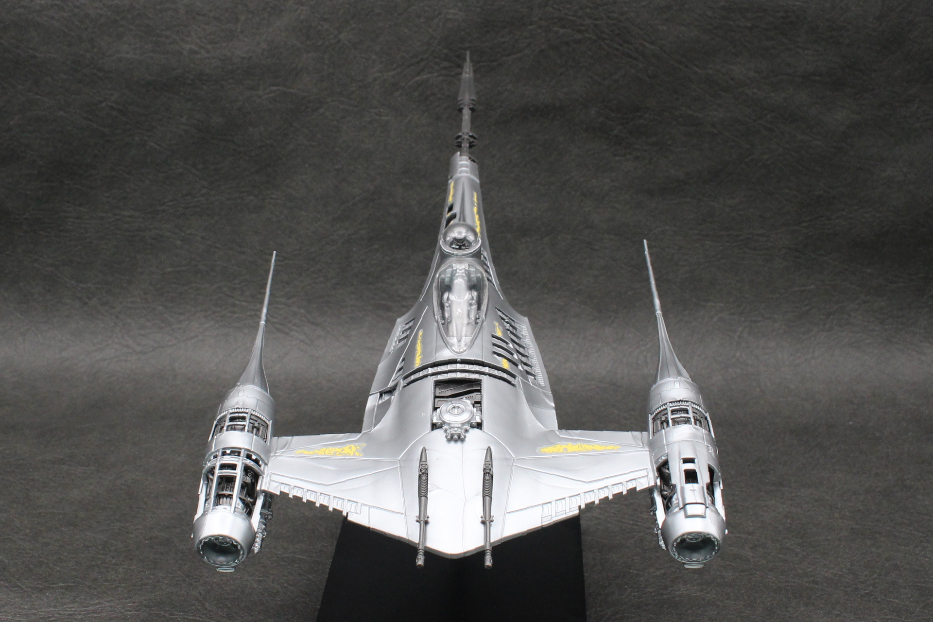 「1/48 マンダロリアン N-1スターファイター」。10月25日発売。価格は4,180円