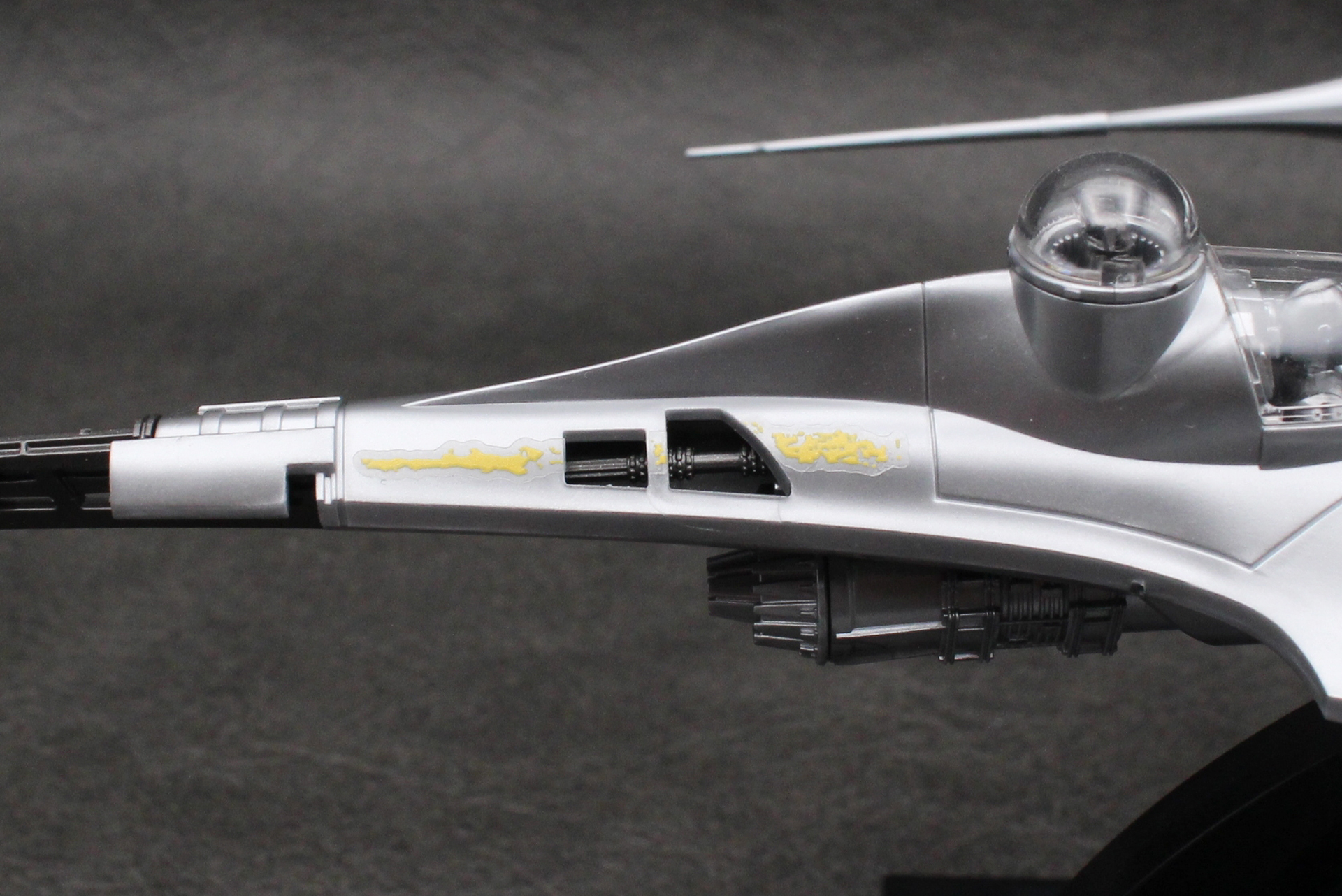 極低温高密度燃焼ブースターは機体後方の穴から見えている