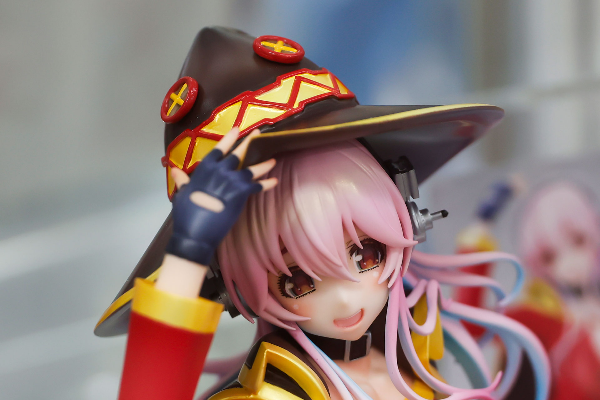 魔法使いらしい大きめのとんがり帽子。こちらは自由に着脱可能だ