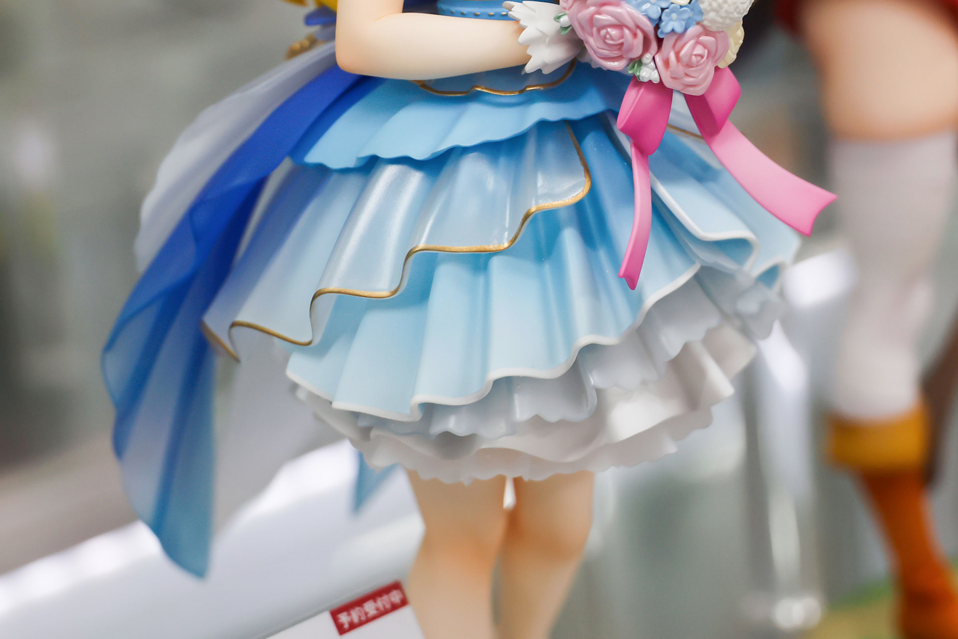 クリアパーツなどを採用して布の質感を再現している