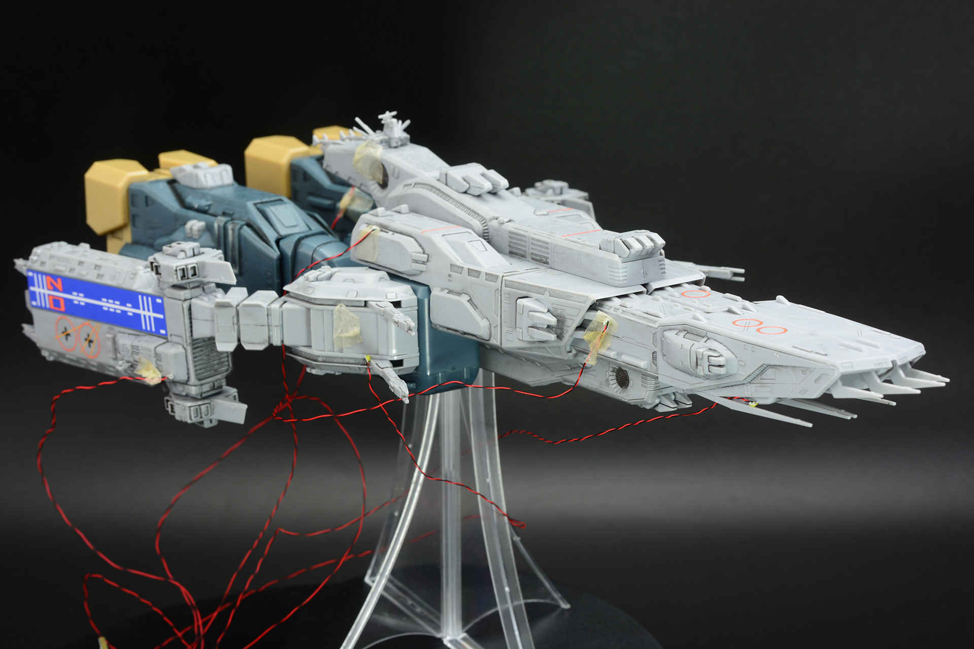 両面テープを使うことで簡単に取り付け位置が変更できる