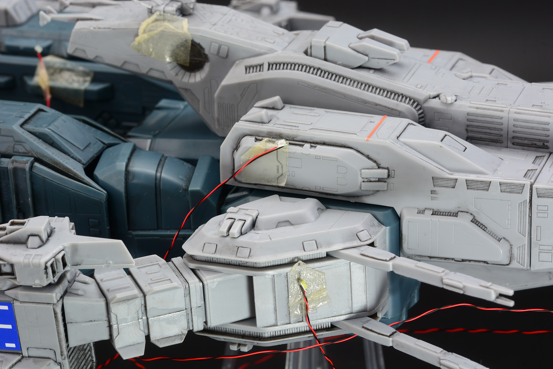 両面テープを使うことで簡単に取り付け位置が変更できる