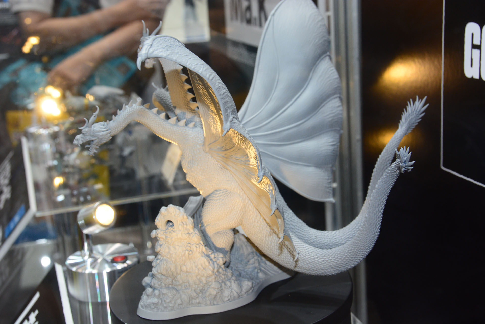 生命感に満ちたうねりを見せている