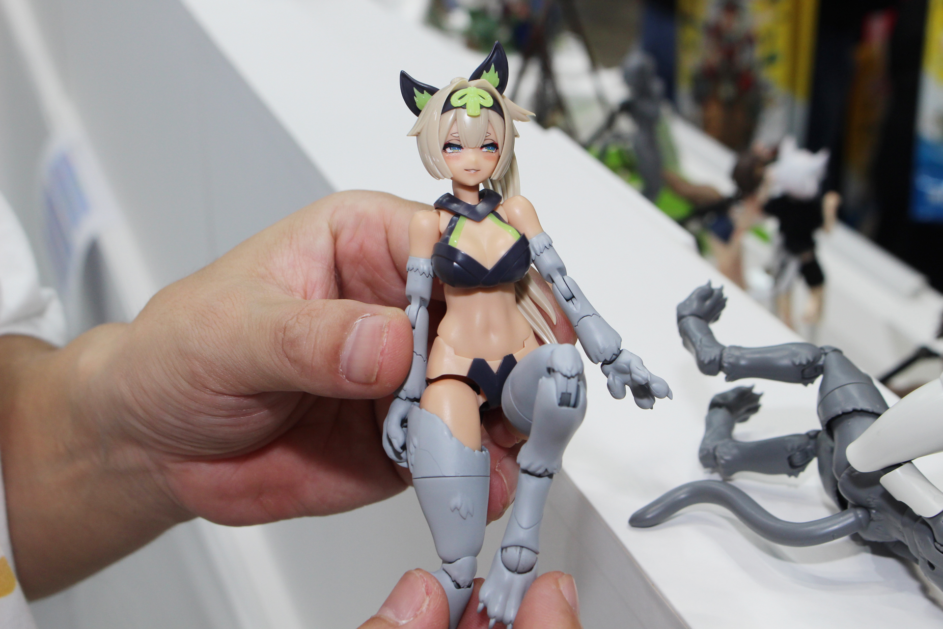 ジョイントパーツを使った「メガミデバイス」とのミキシング。5月の静岡ホビーショーでも披露された