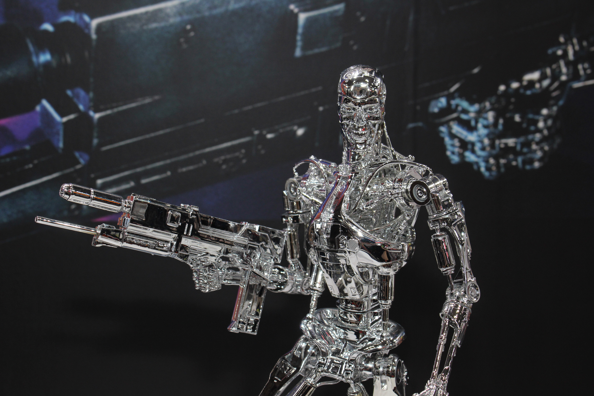 パーツのほとんどにシルバーのメッキが施されていて、これはこれで味わいがある。