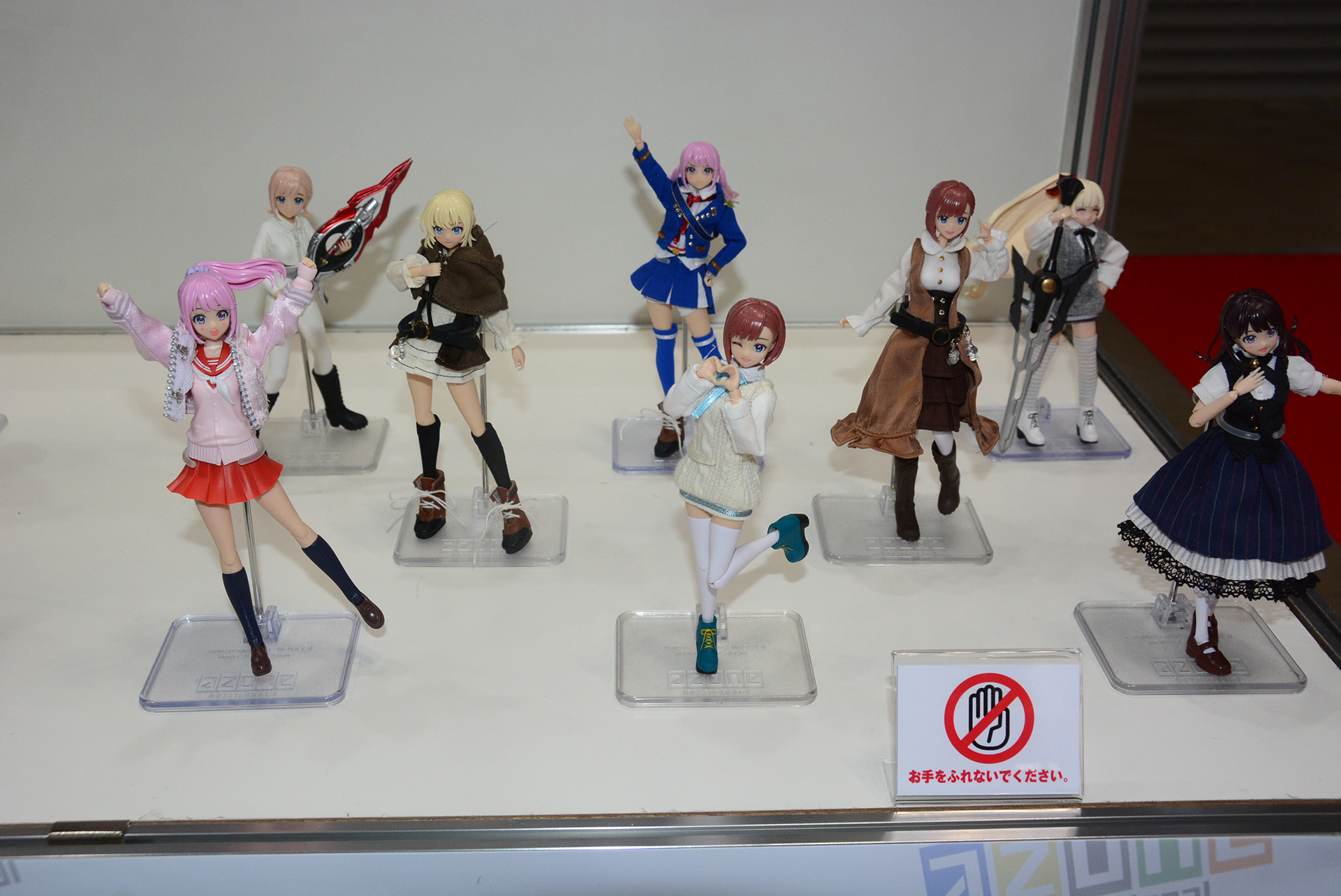 コトブキヤの「創彩少女庭園」に活用できる衣装や、大型の武器なども販売