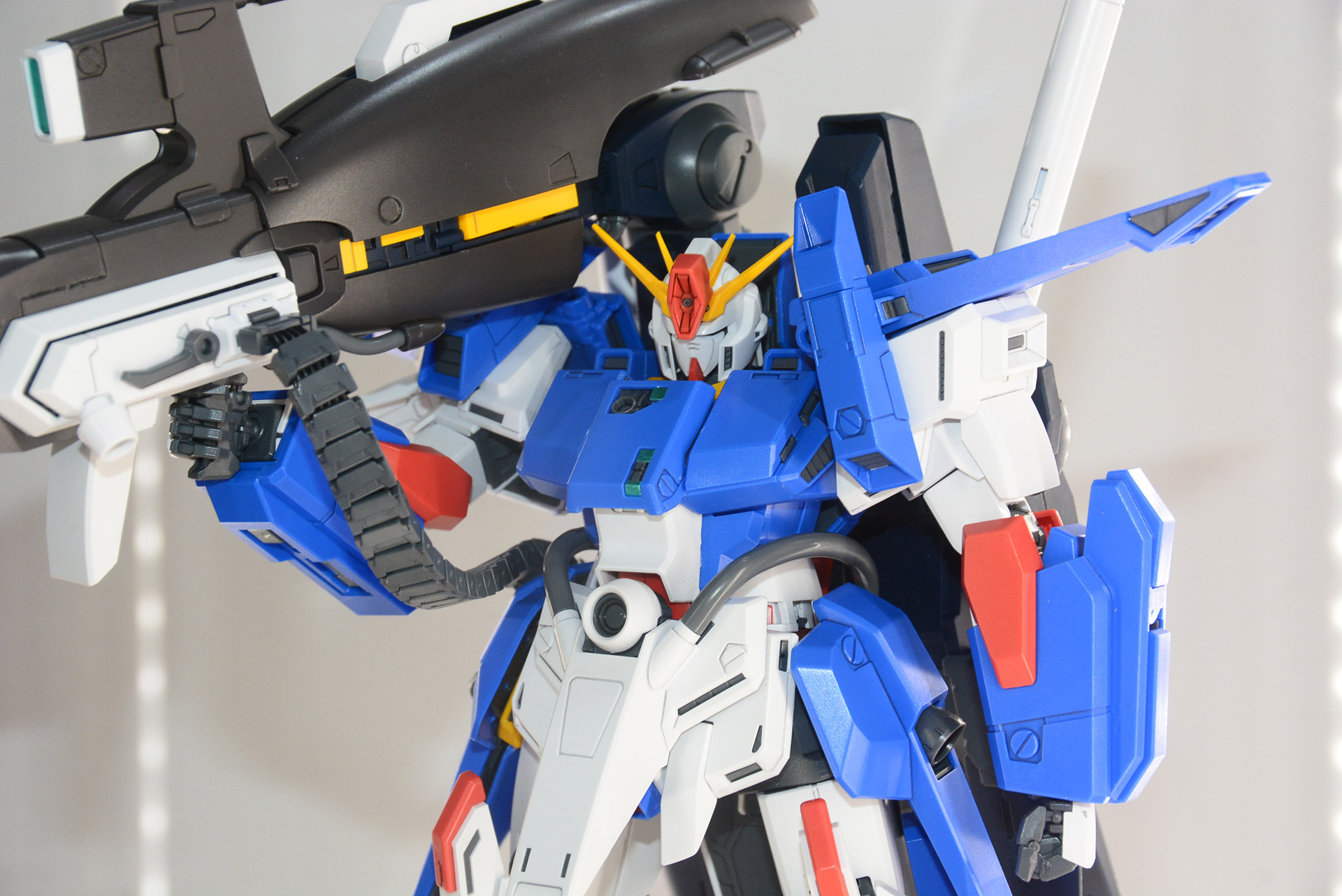 カトキハジメ氏プロデュースによるMG最新作最新「MG 1/100 フルアーマーZZガンダム Ver.Ka」。すさまじい情報量だ