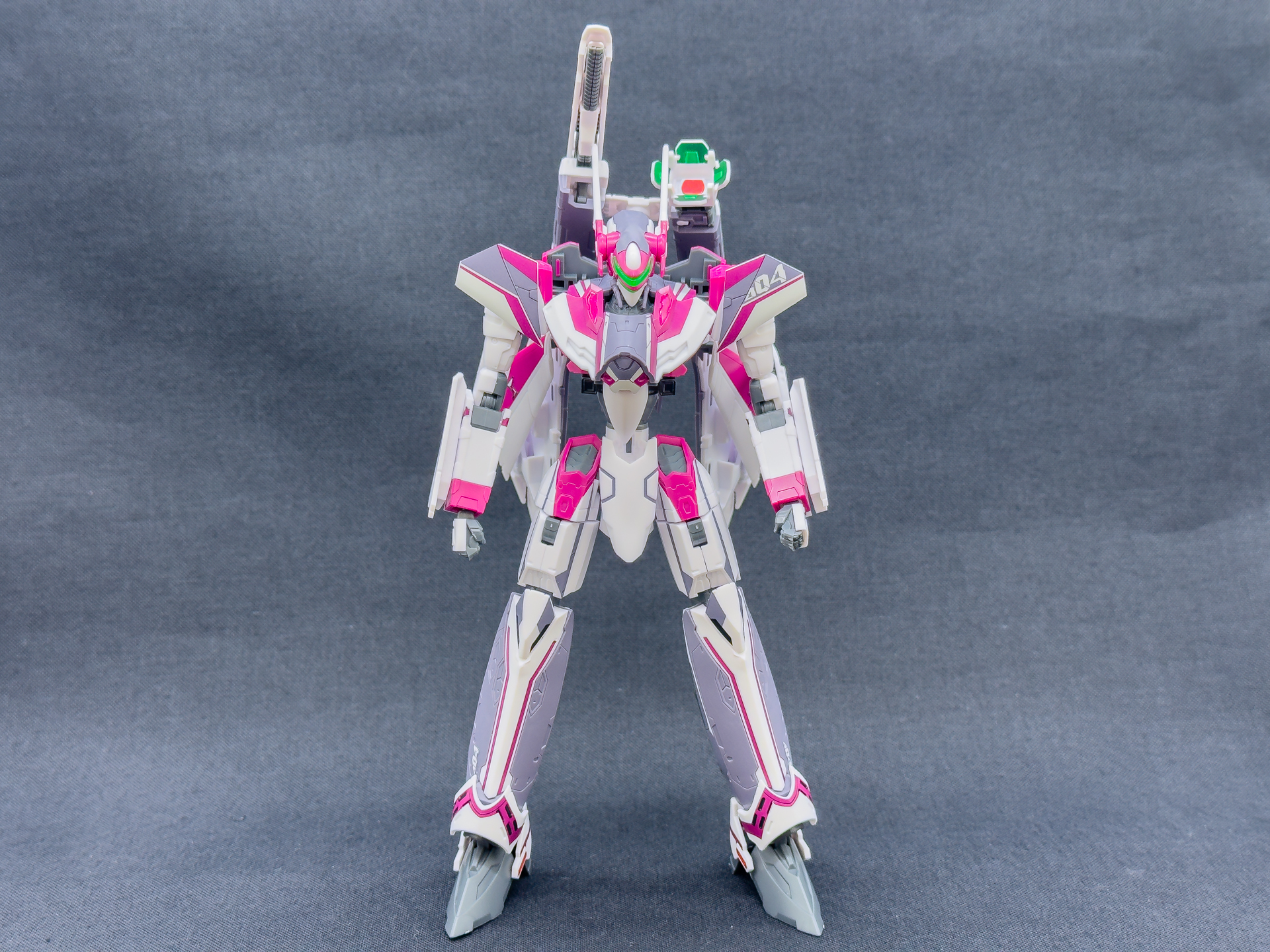 正面は引き締まった印象です。