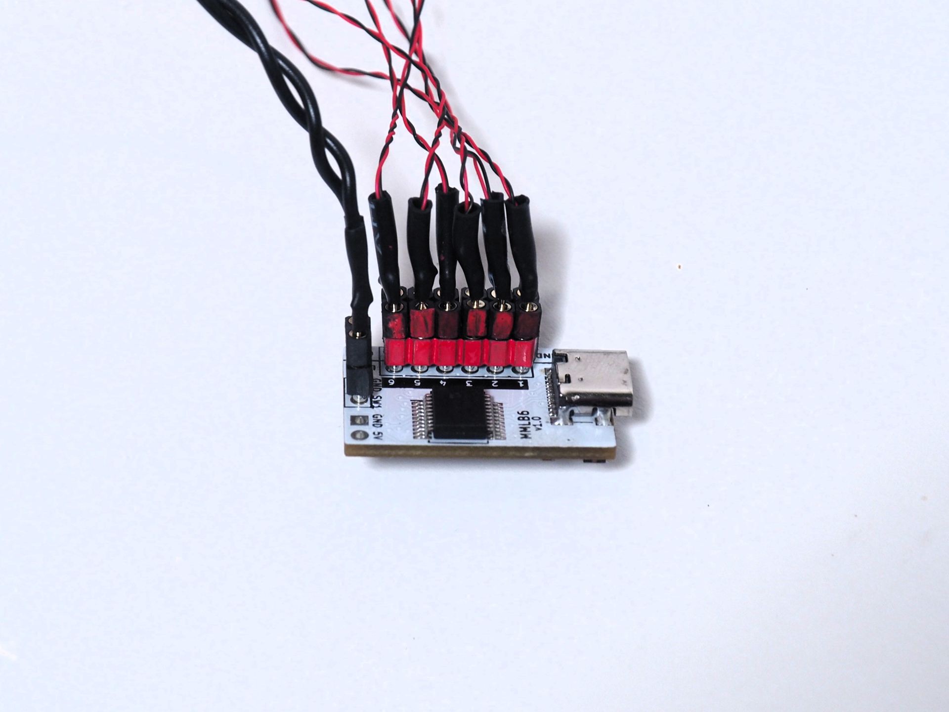 スイッチとLEDを接続する