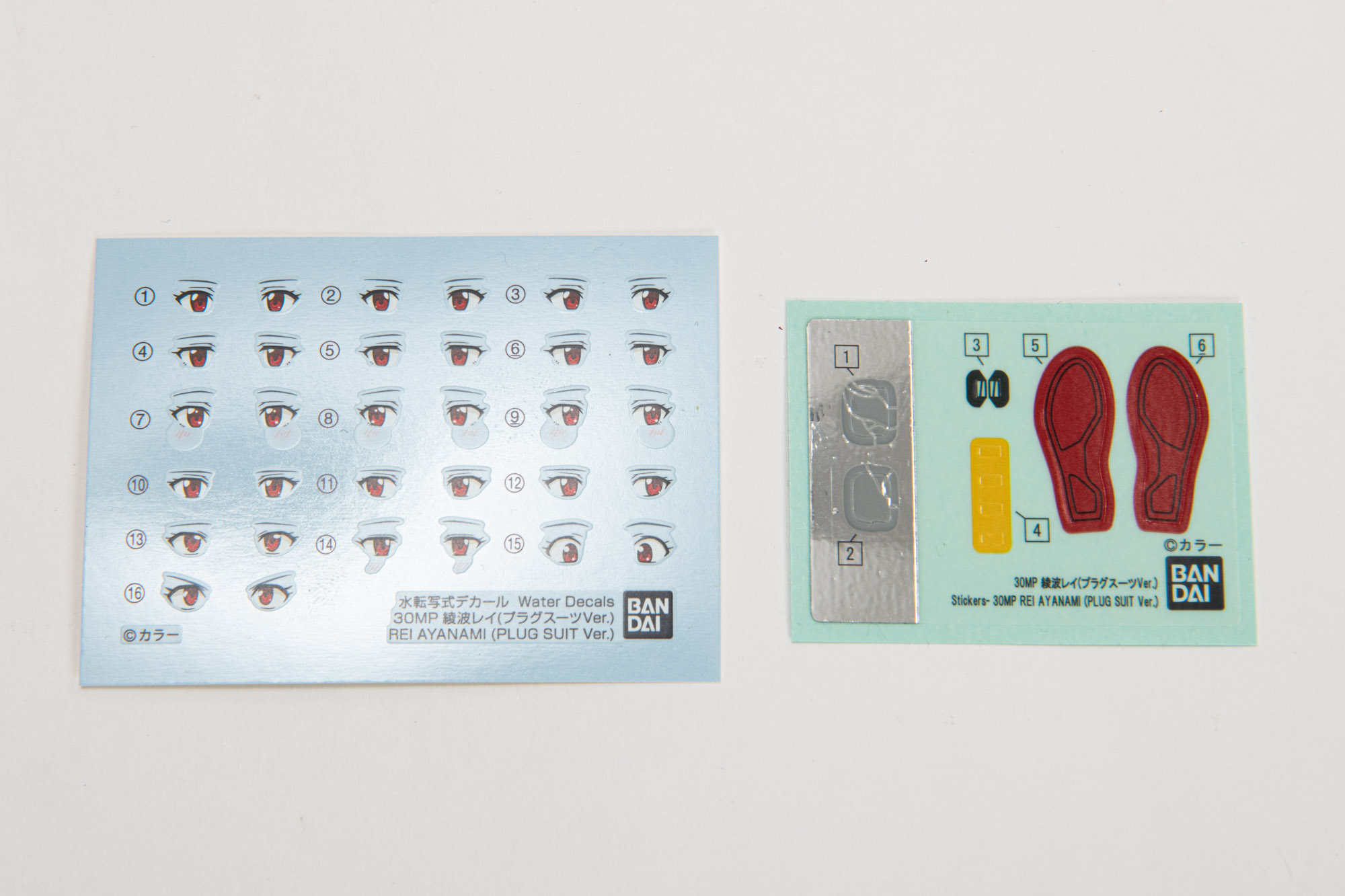 最後にデカール類。綾波の表情や、割れたゲンドウのメガネなど、細かい描写にワクワクした。