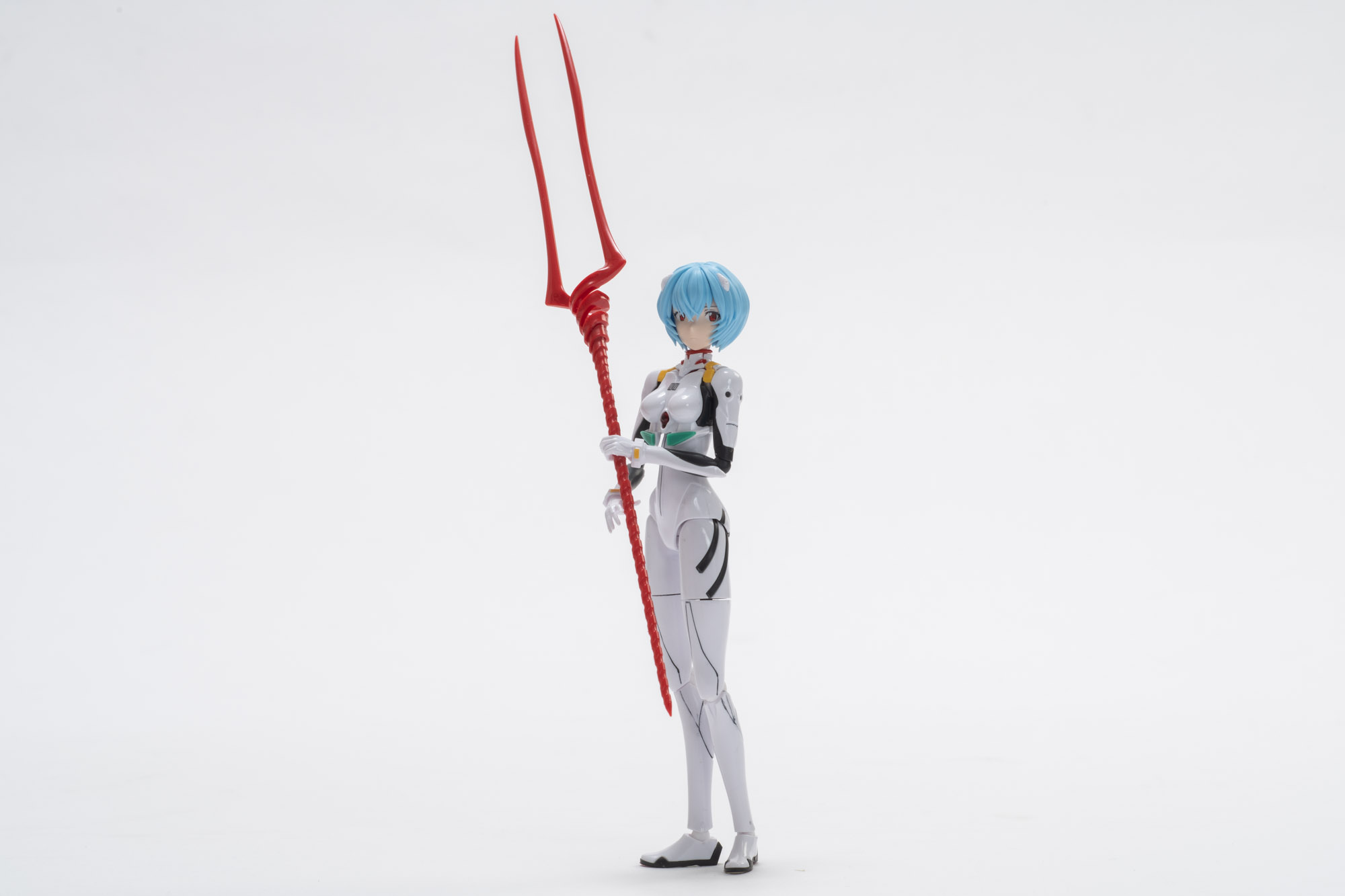 ロンギヌスの槍を持たせることも可能で、このサイズ感だ。