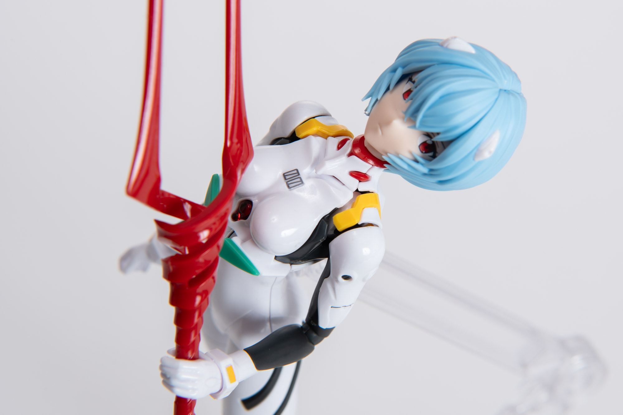 かなり可動域が広いので、様々なポージングに対応。