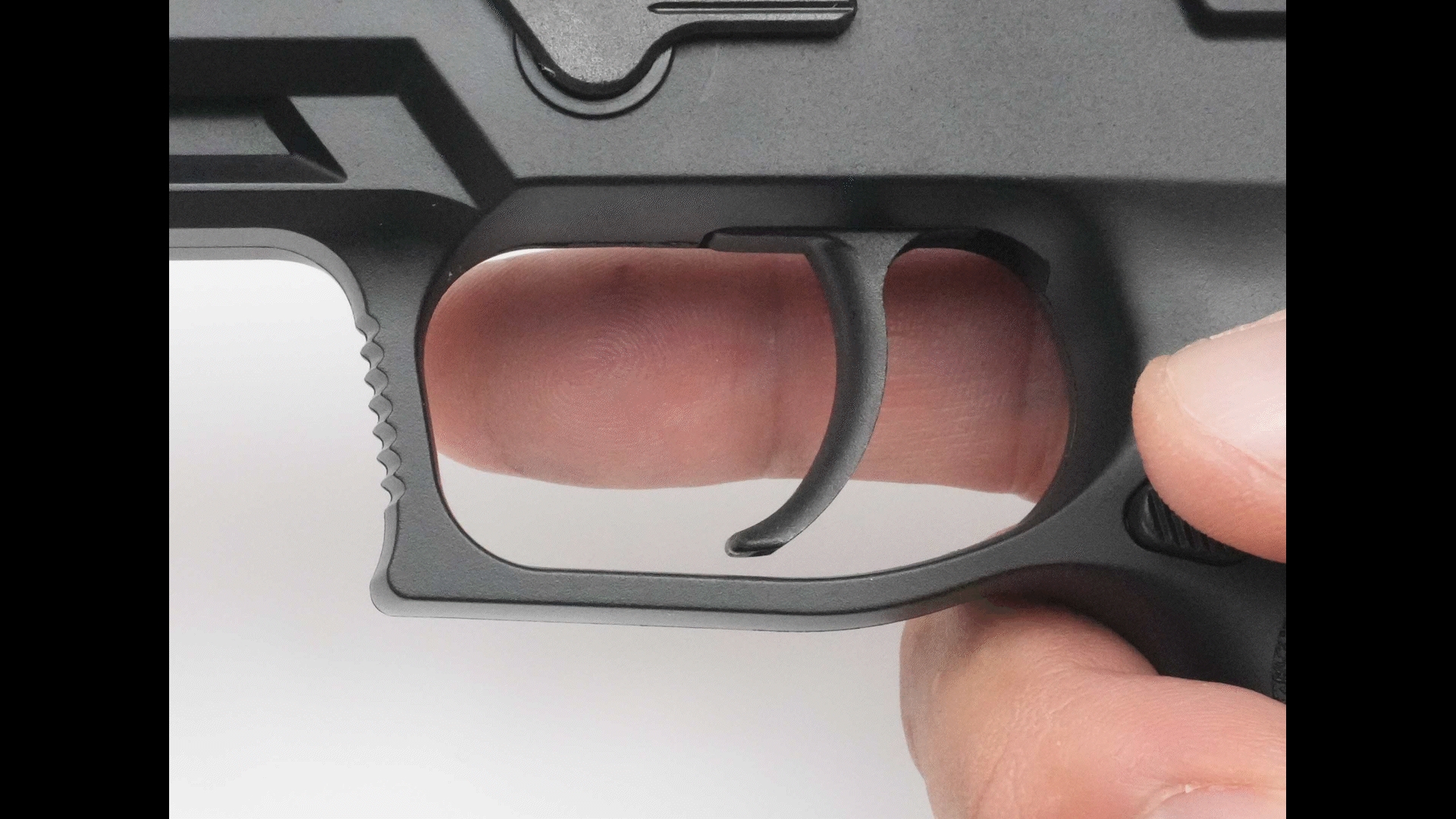 トリガーストロークは「G17 Gen5 MOS」より短い