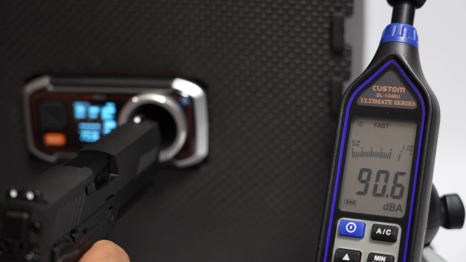 射撃音は平均90.88dBA、最小80dBA、最大101dBA