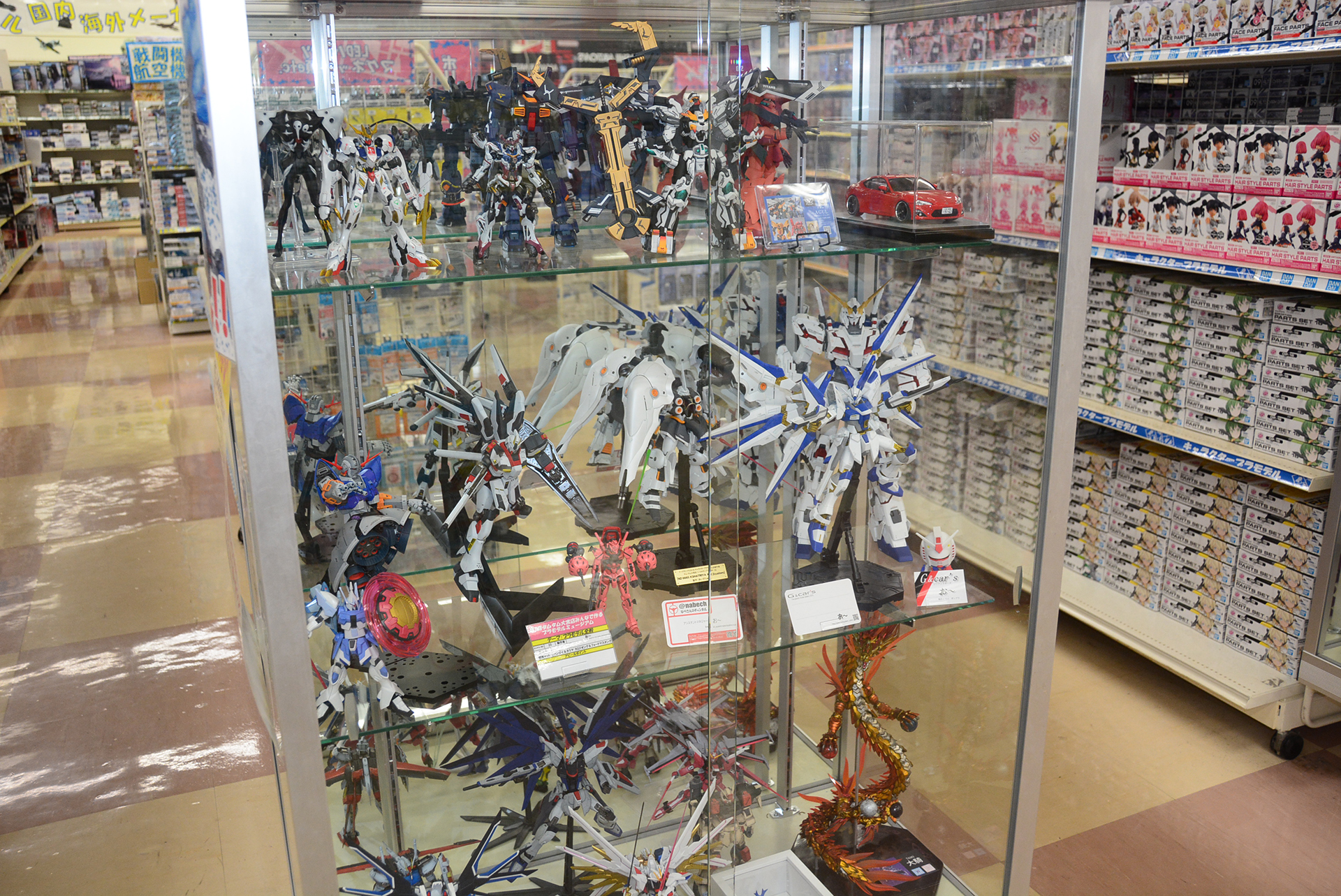 一番人気のガンプラだが、現在は置いてある種類が少ない。ユーザーの人気が非常に高く、新製品入荷時は開店前に行列ができるという。一方で供給が多い商品もあり、ユーザーの需要とのバランスがとれていない感じだ