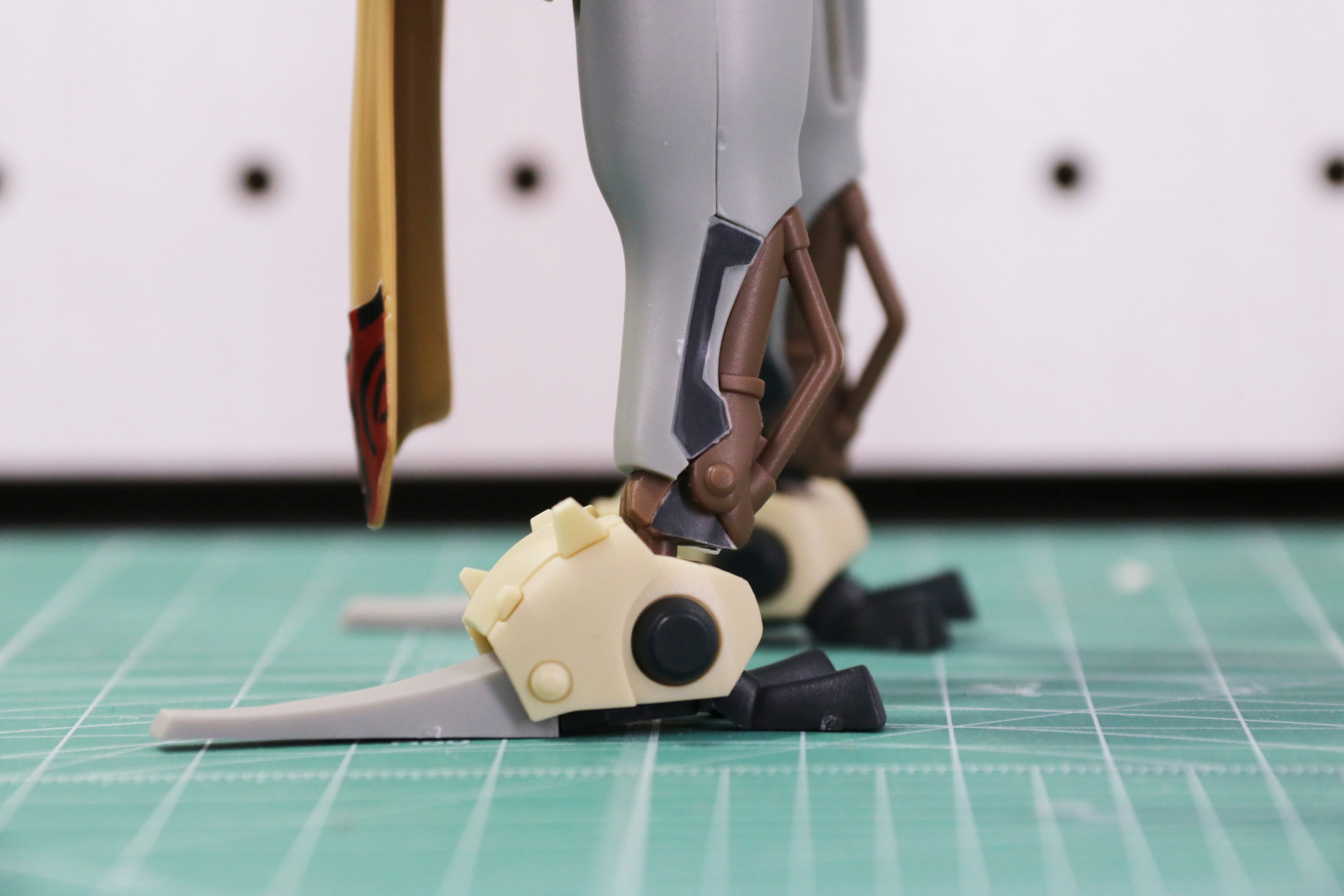 脚部のデカール