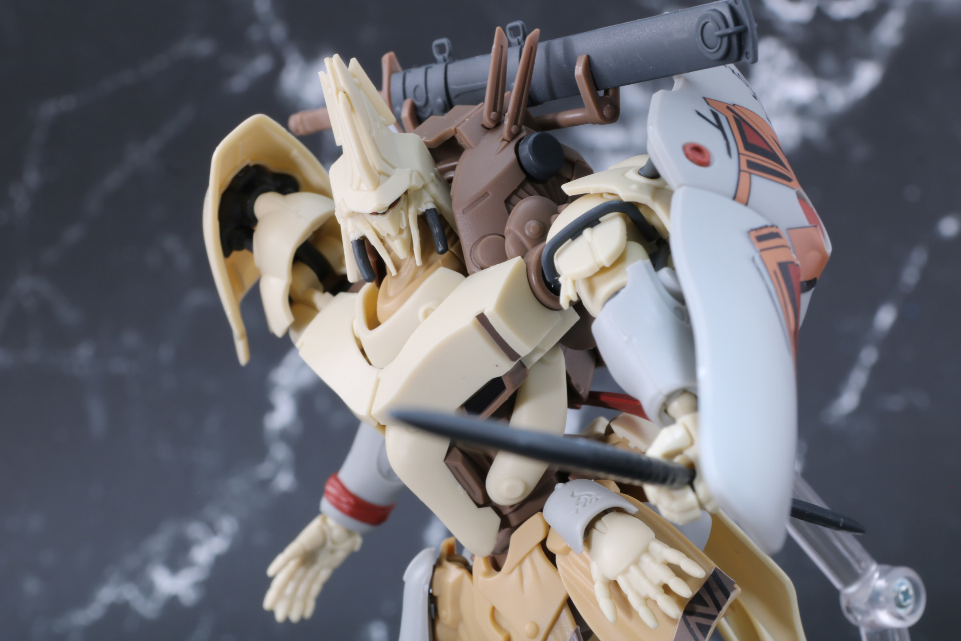 長棍は両手で持たせることもできる