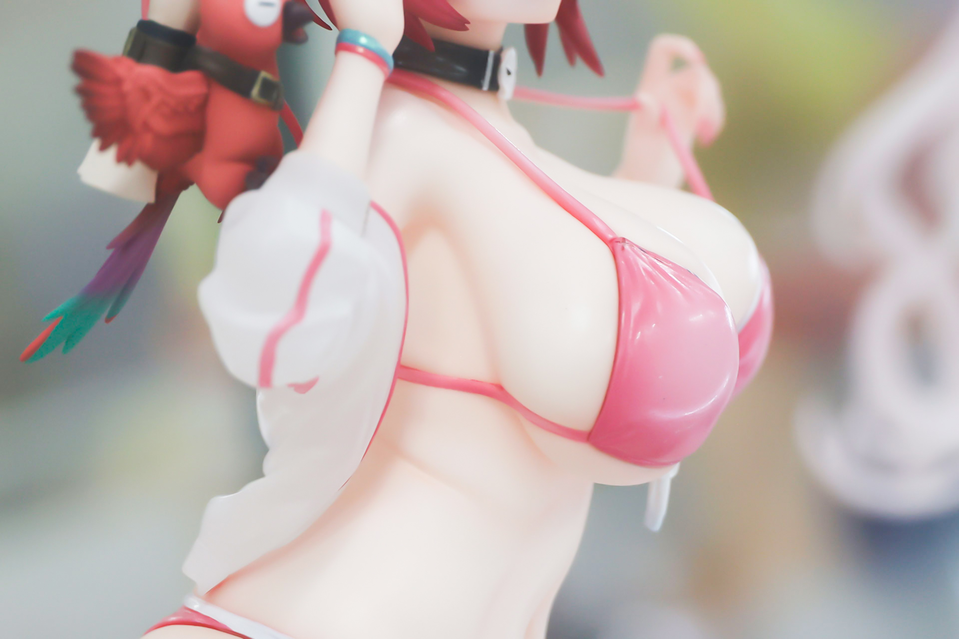 白い素肌の質感やシワの寄り方などの造形も見事だ