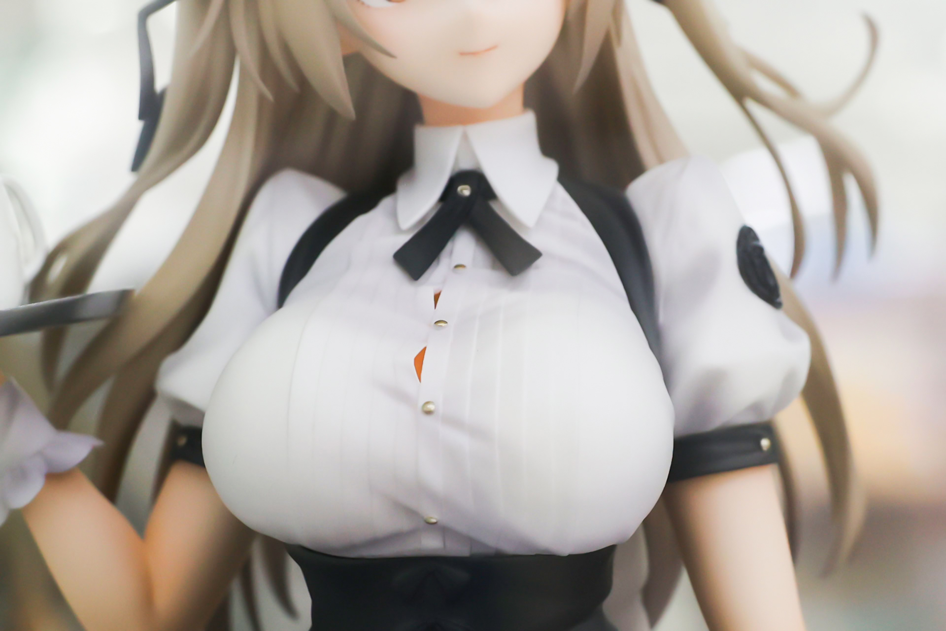 シャツのスキマが出来ているなど、芸が細かい！