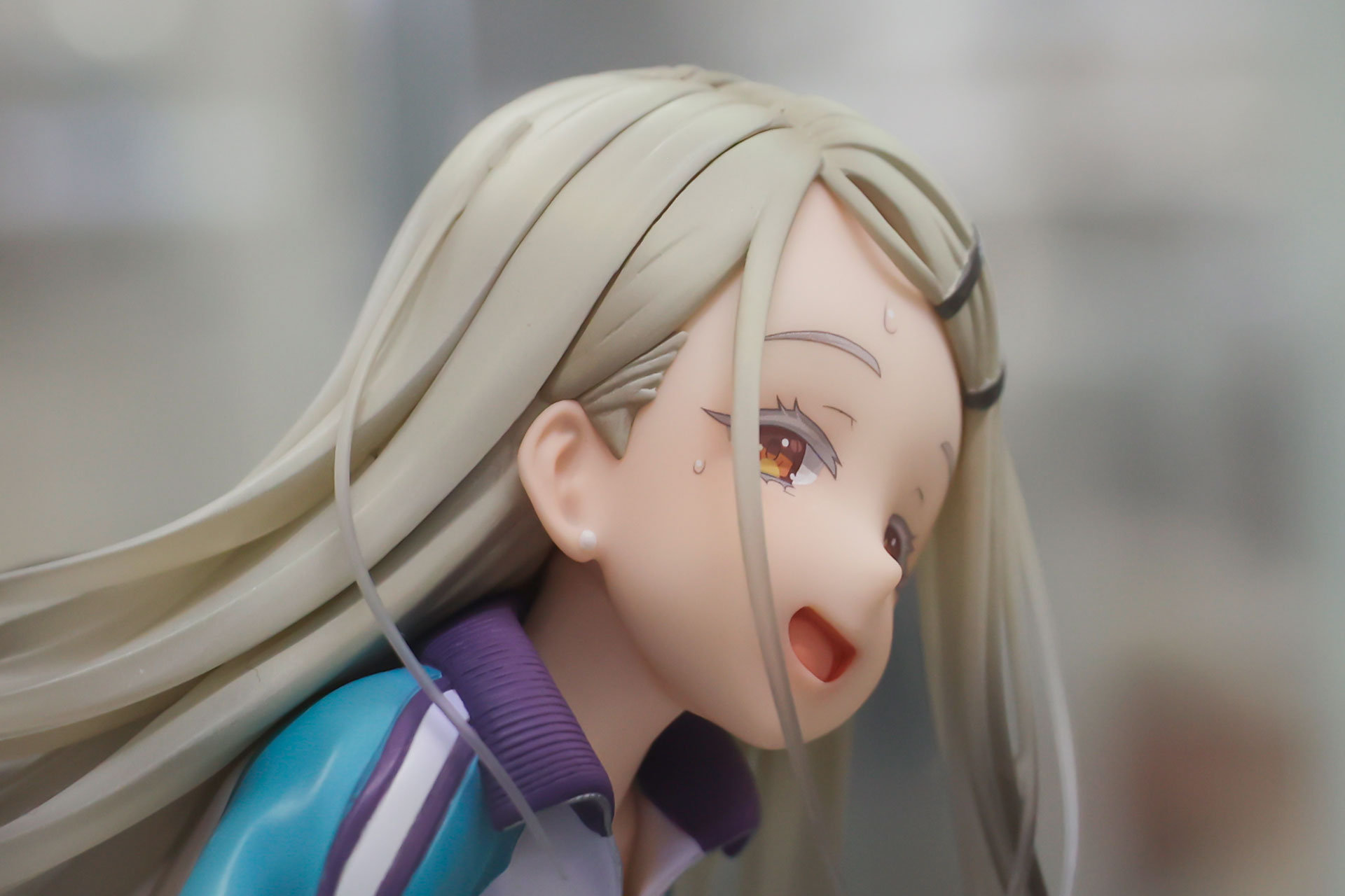 顔の汗も再現されている