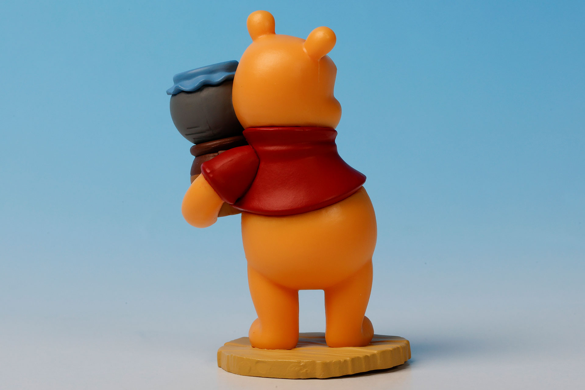 背中側から見たフォルムもかわいらしい