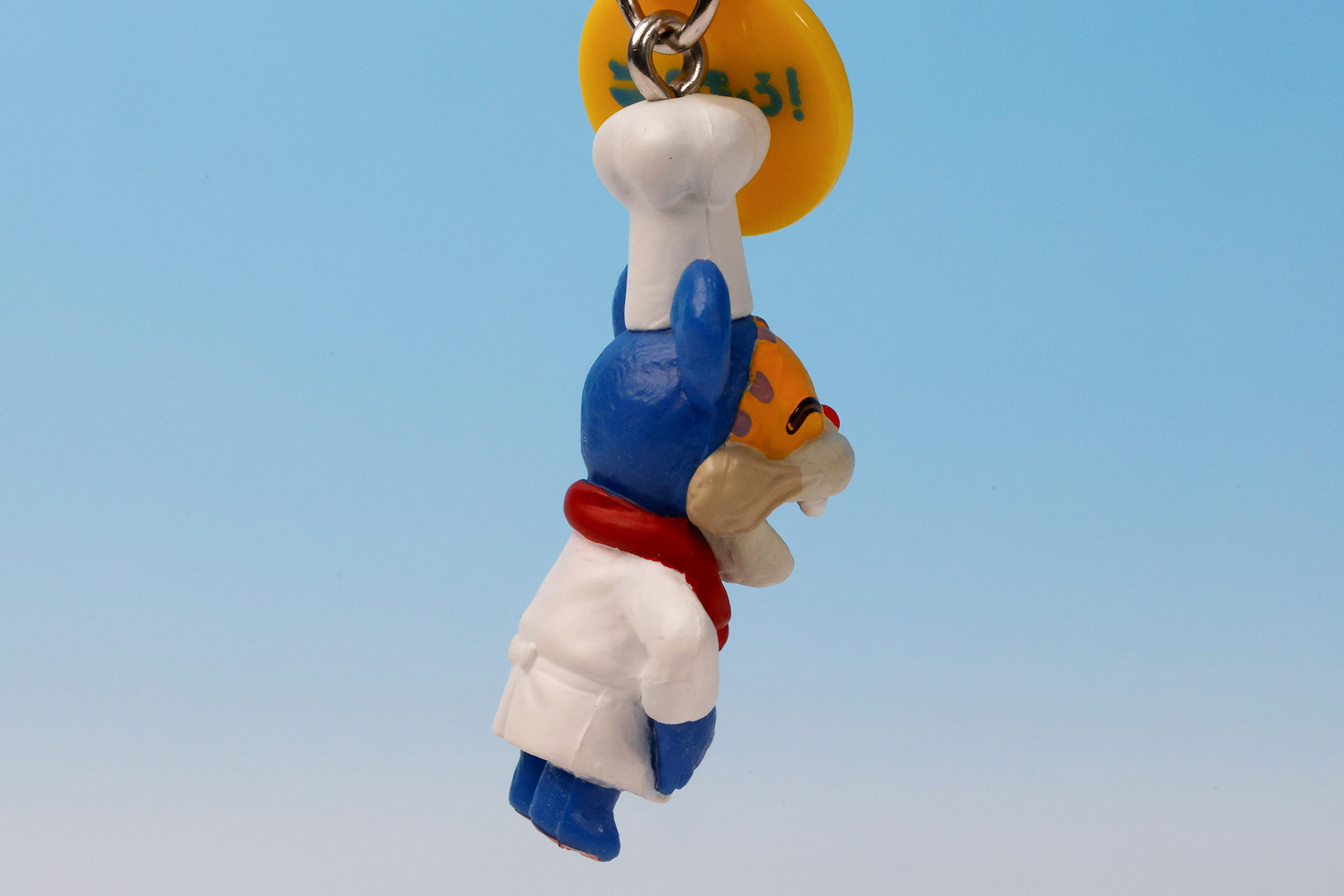 赤いマフラーもお似合いだ