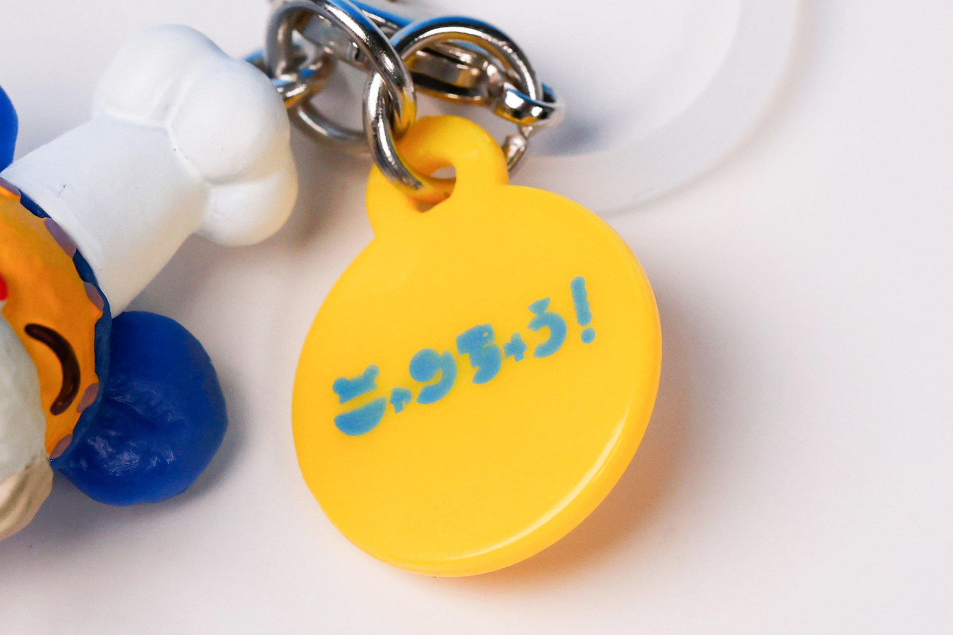 ロゴプレートも付属