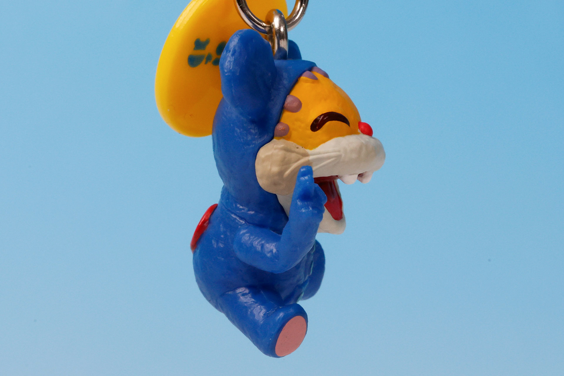 青い衣装がかわいい