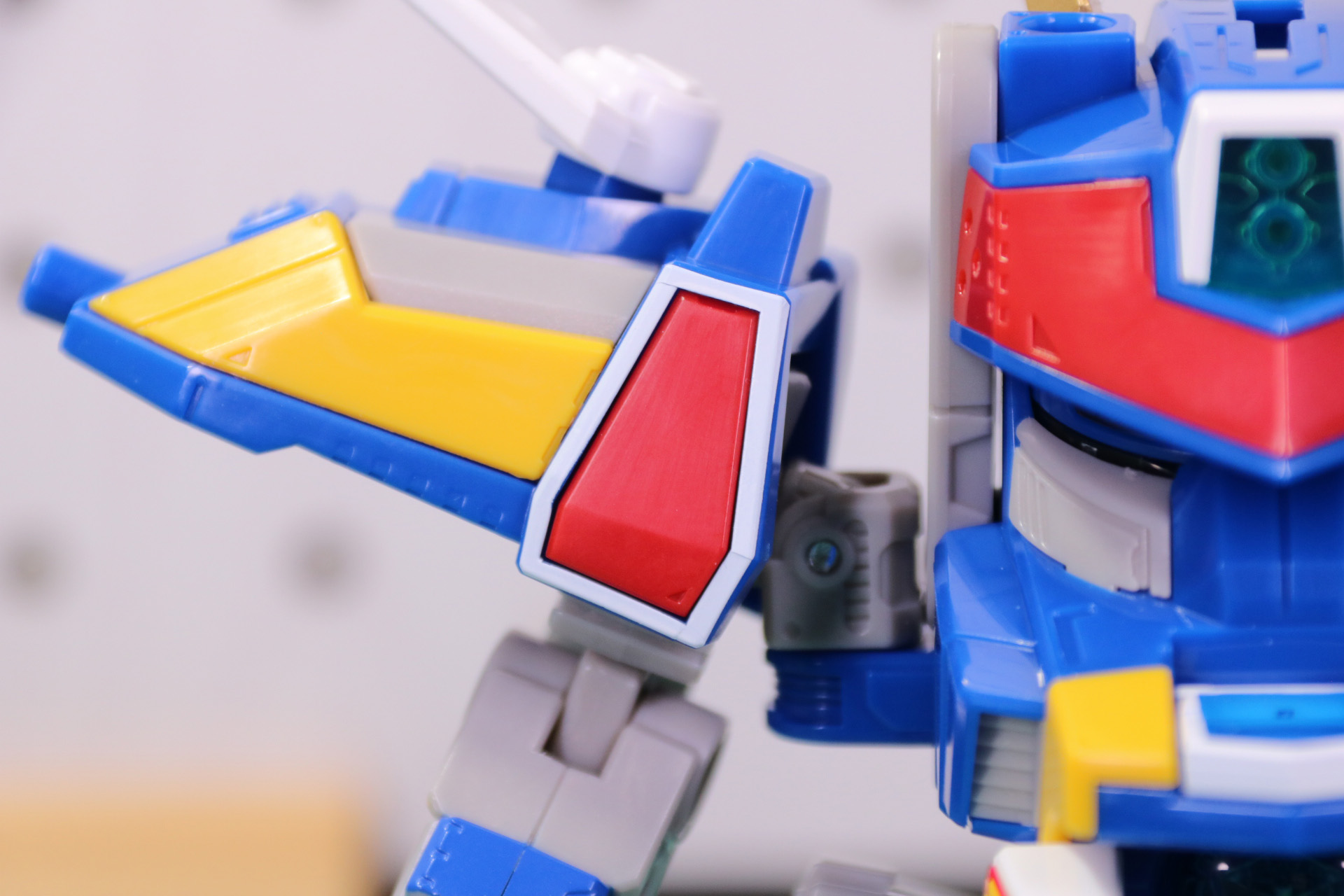 左肩部には「BB」のマーク