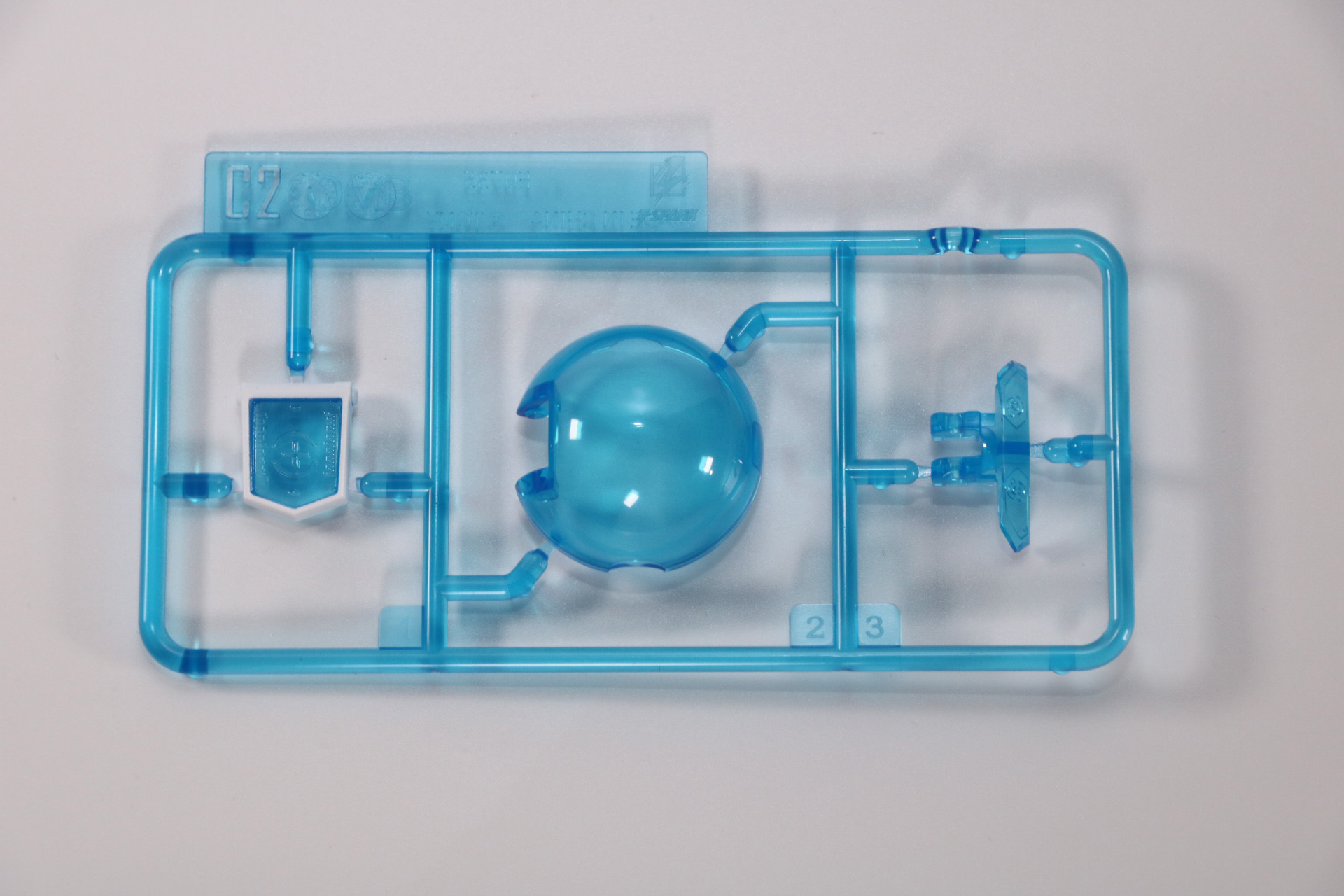 上半身フレーム、サウンドボックス（下半身）、右脚部、左脚部、C2ランナー