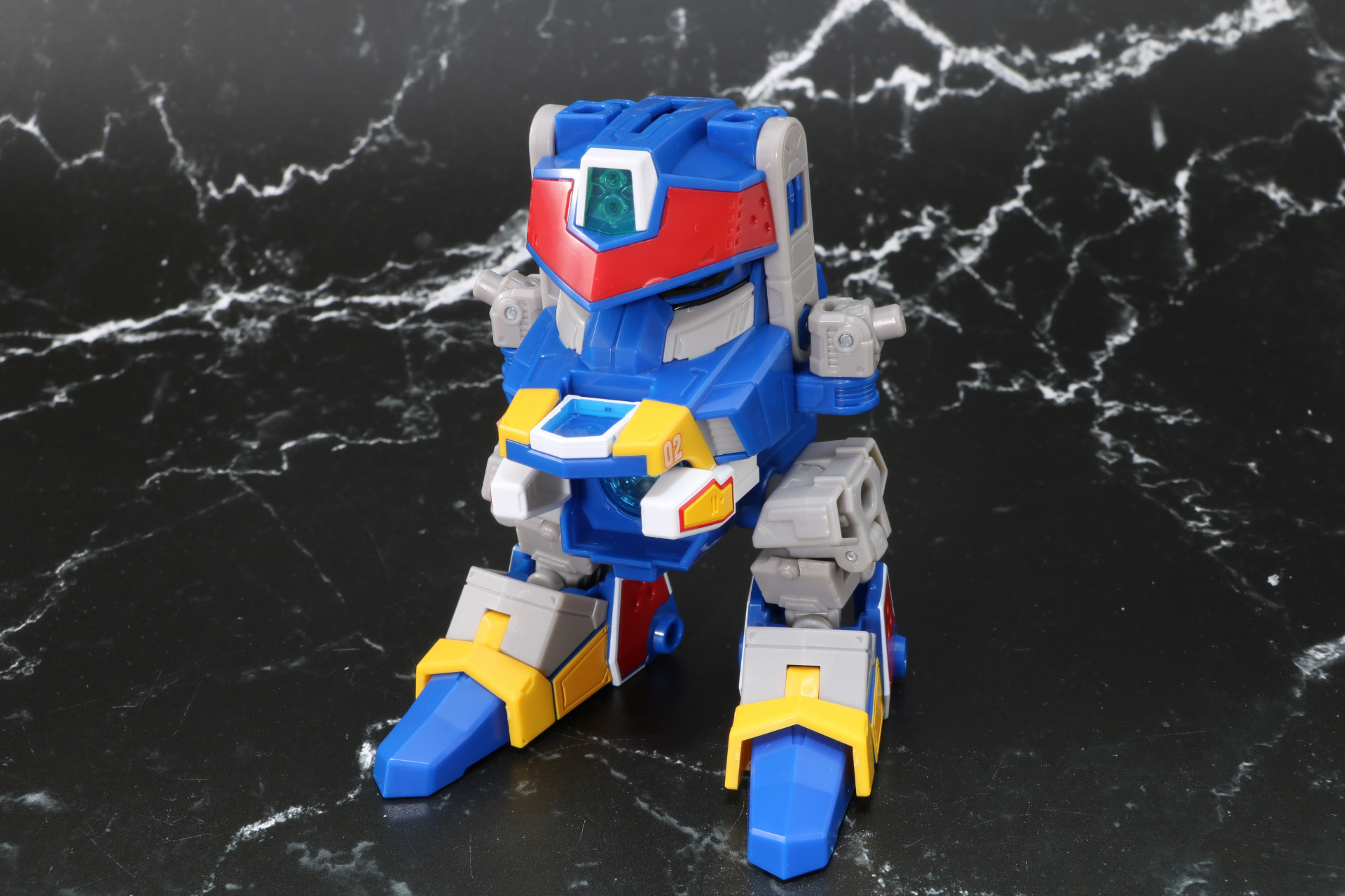 本体脚部はつま先を180度反転させる