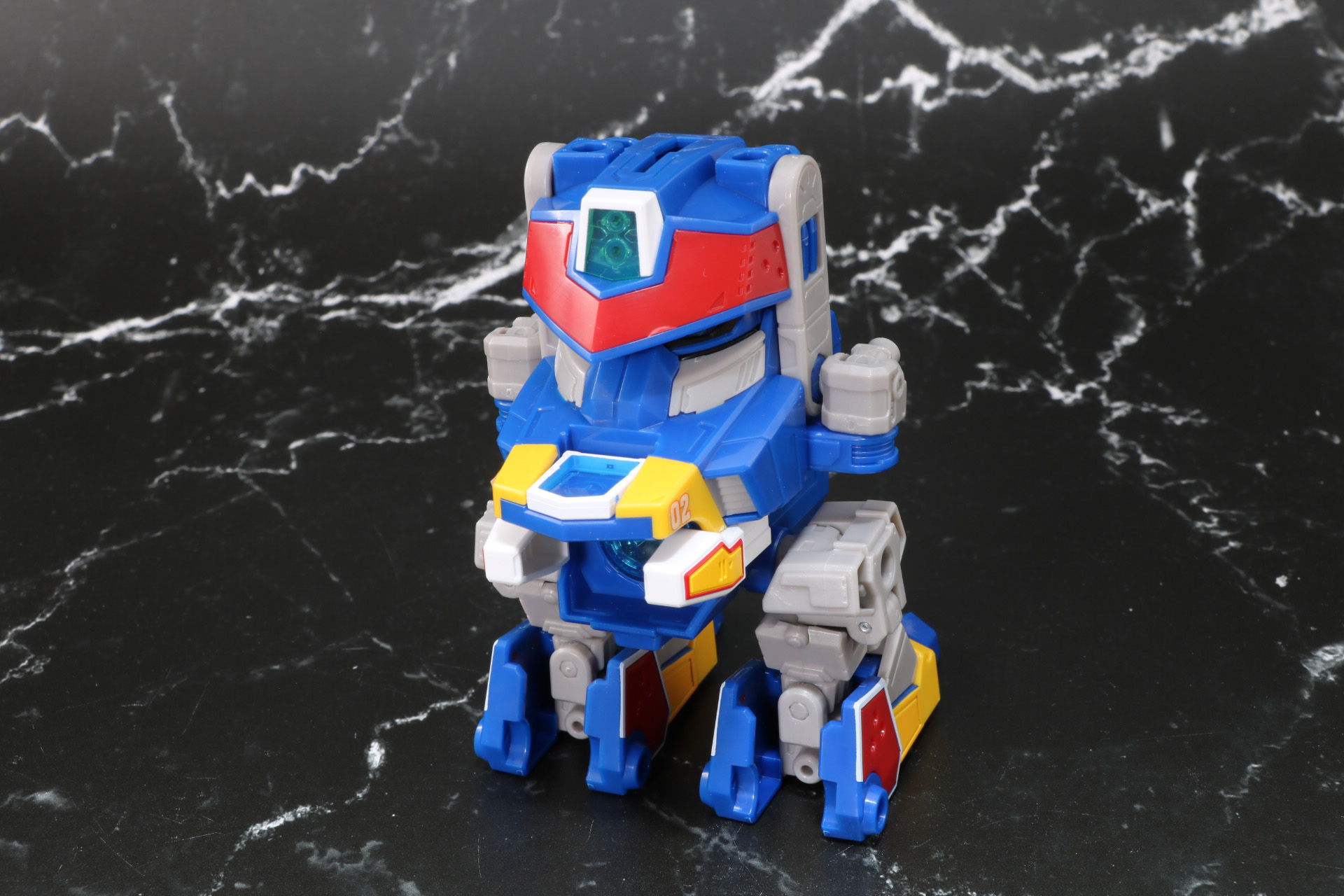 本体脚部はつま先を180度反転させる