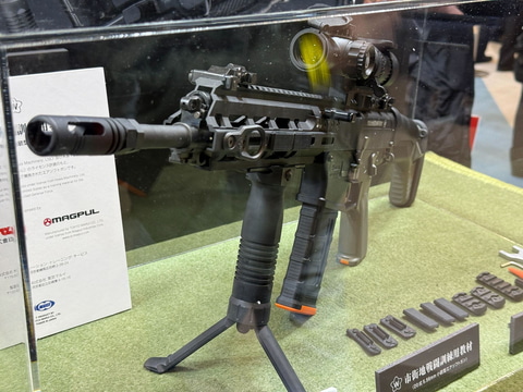 陸上自衛隊の市街地戦闘訓練用教材として採用された「20式 5.56mm 小銃