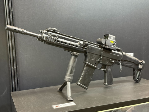 陸上自衛隊の市街地戦闘訓練用教材として採用された「20式 5.56mm 小銃