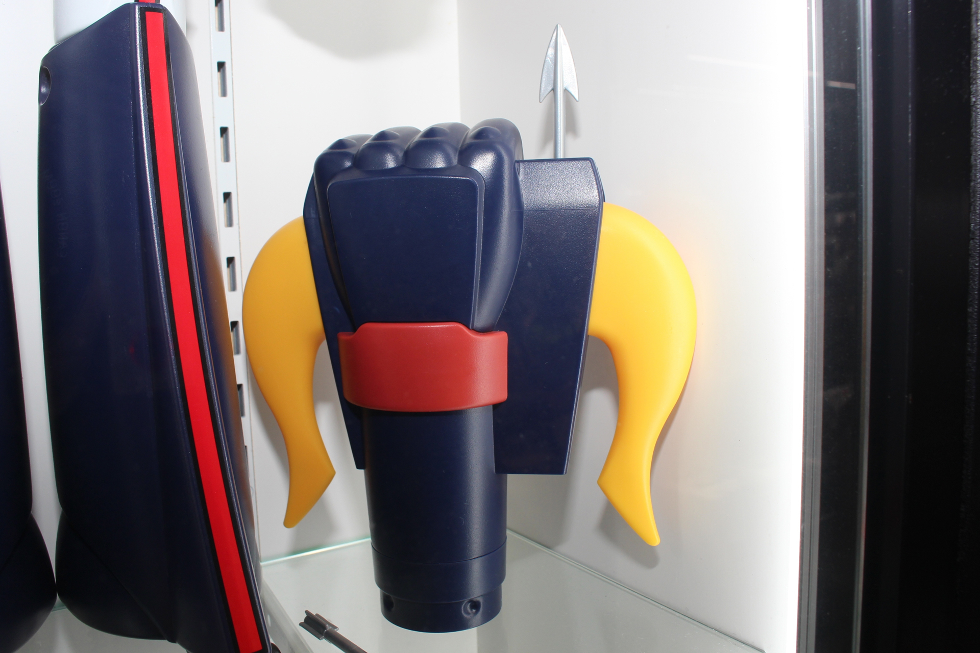 ゴッド・ゴーガン装備の左腕は交換が可能。こちらは発射ギミック内蔵のもの