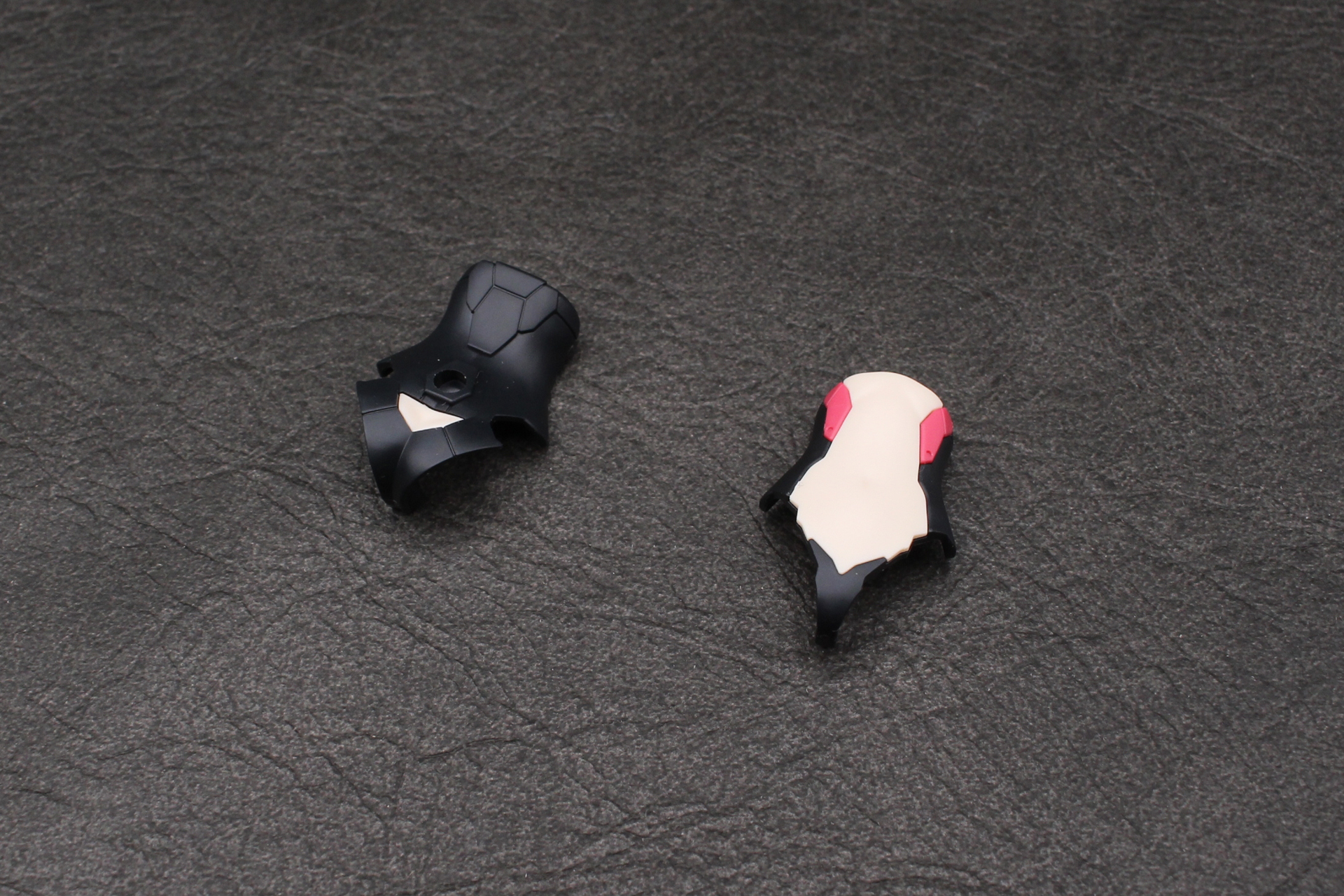 背中とお腹を組み立てる