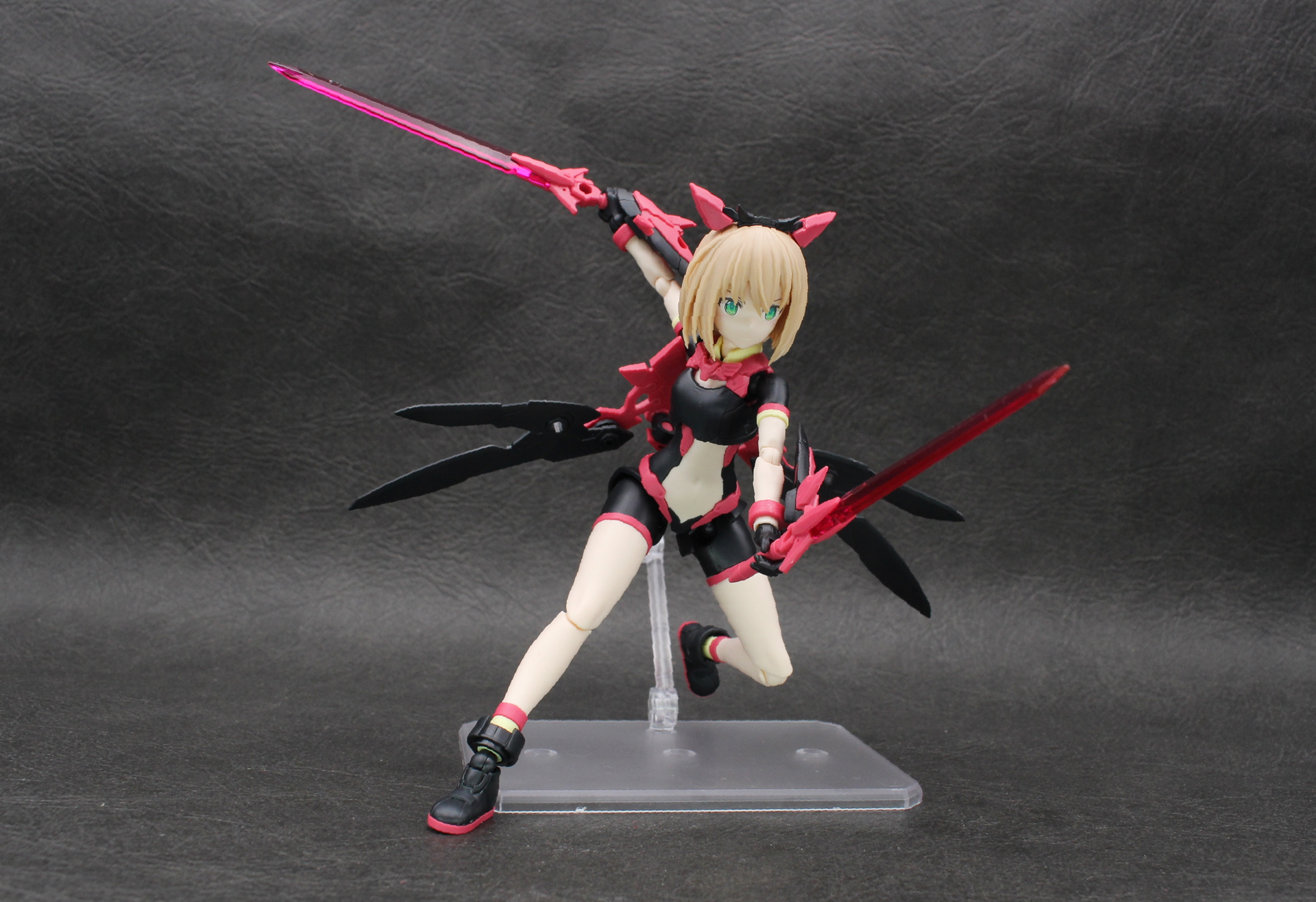 二刀やウイングを生かしたポージングを楽しもう