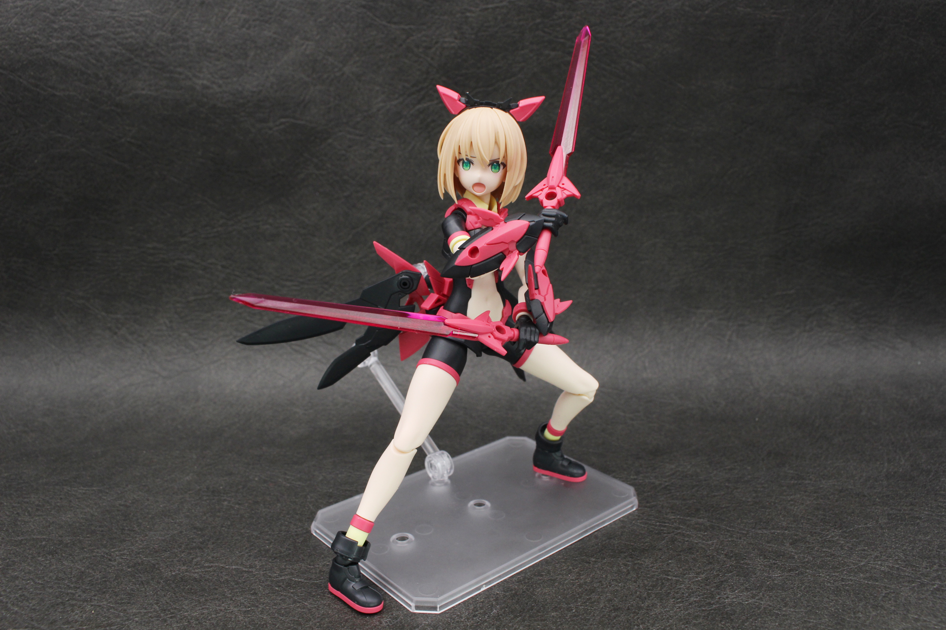 二刀やウイングを生かしたポージングを楽しもう