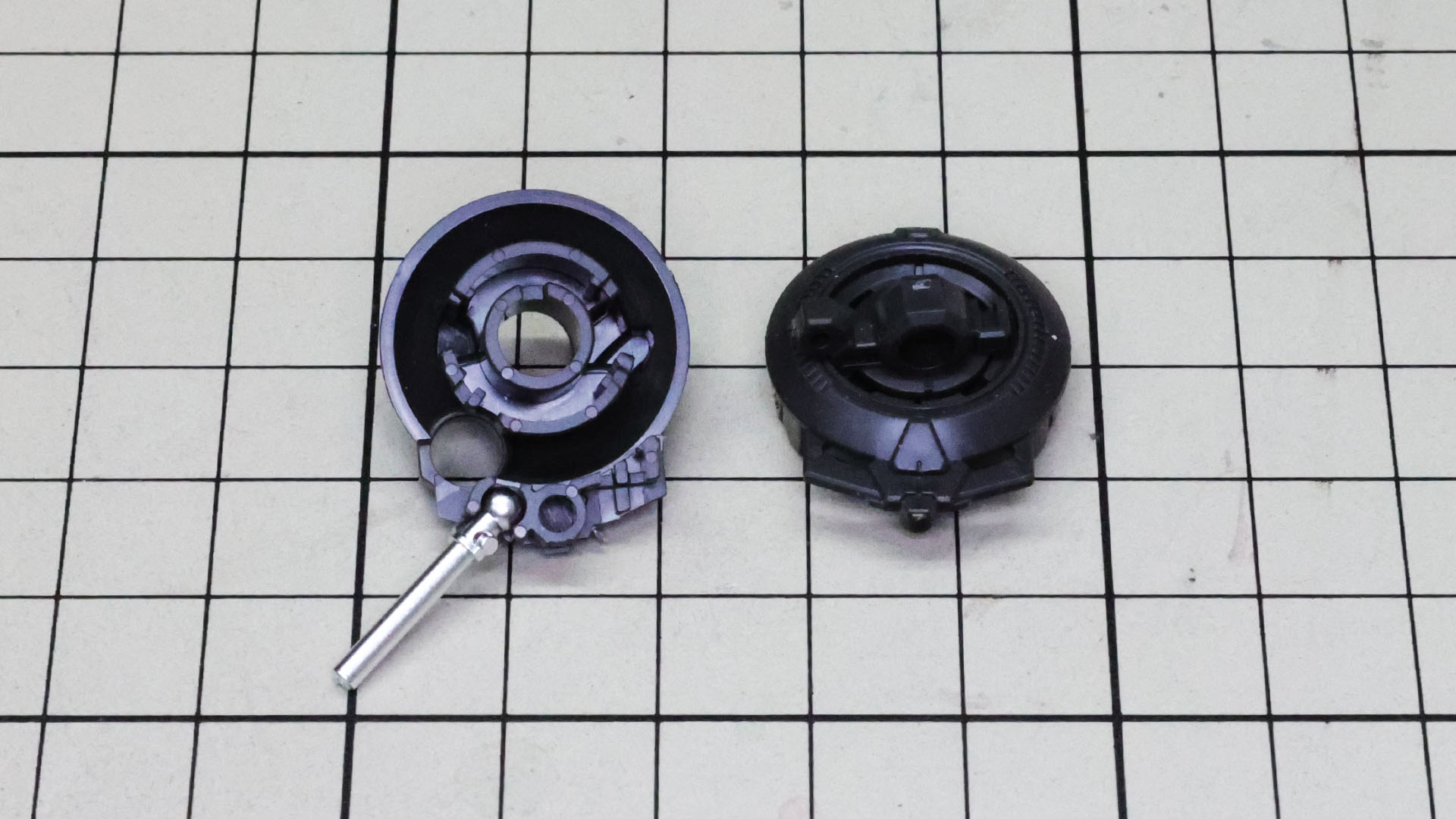 エイハブ・リアクターのメカフレームを組んでいきます