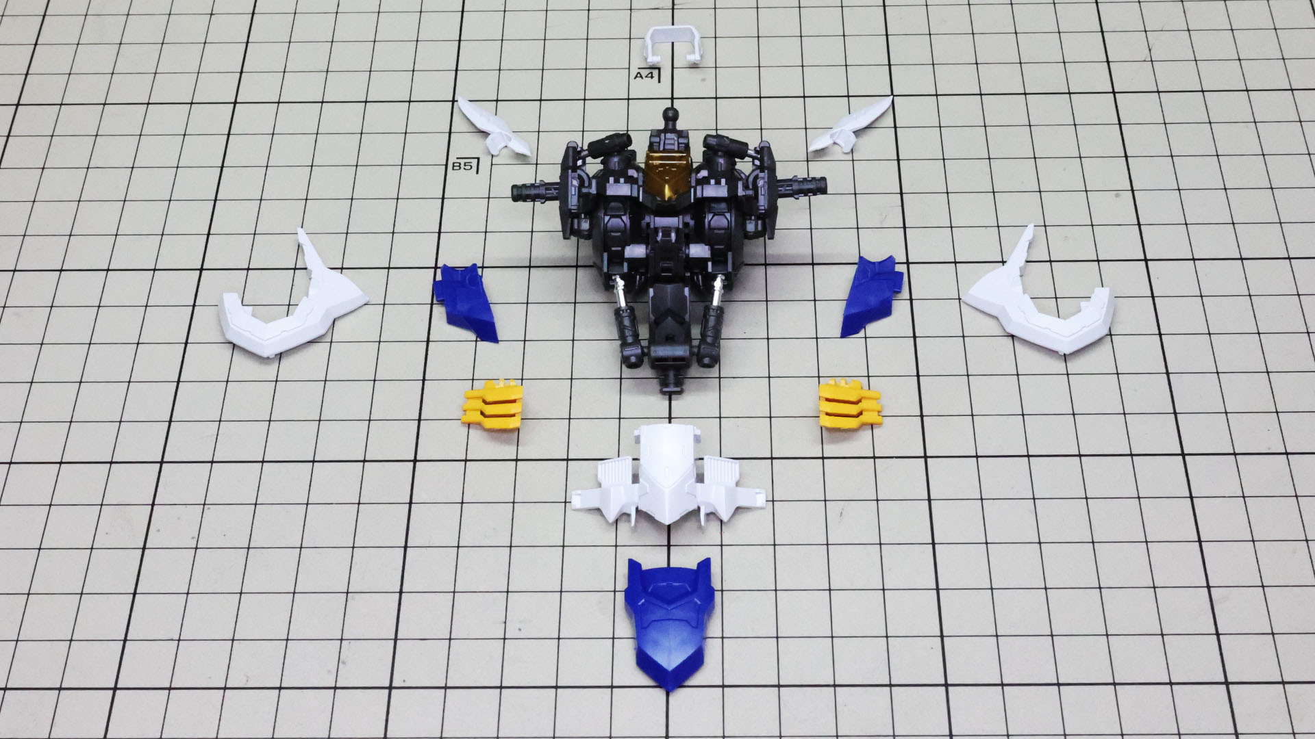 組み上がったメカフレームに装甲を取り付けていきましょう