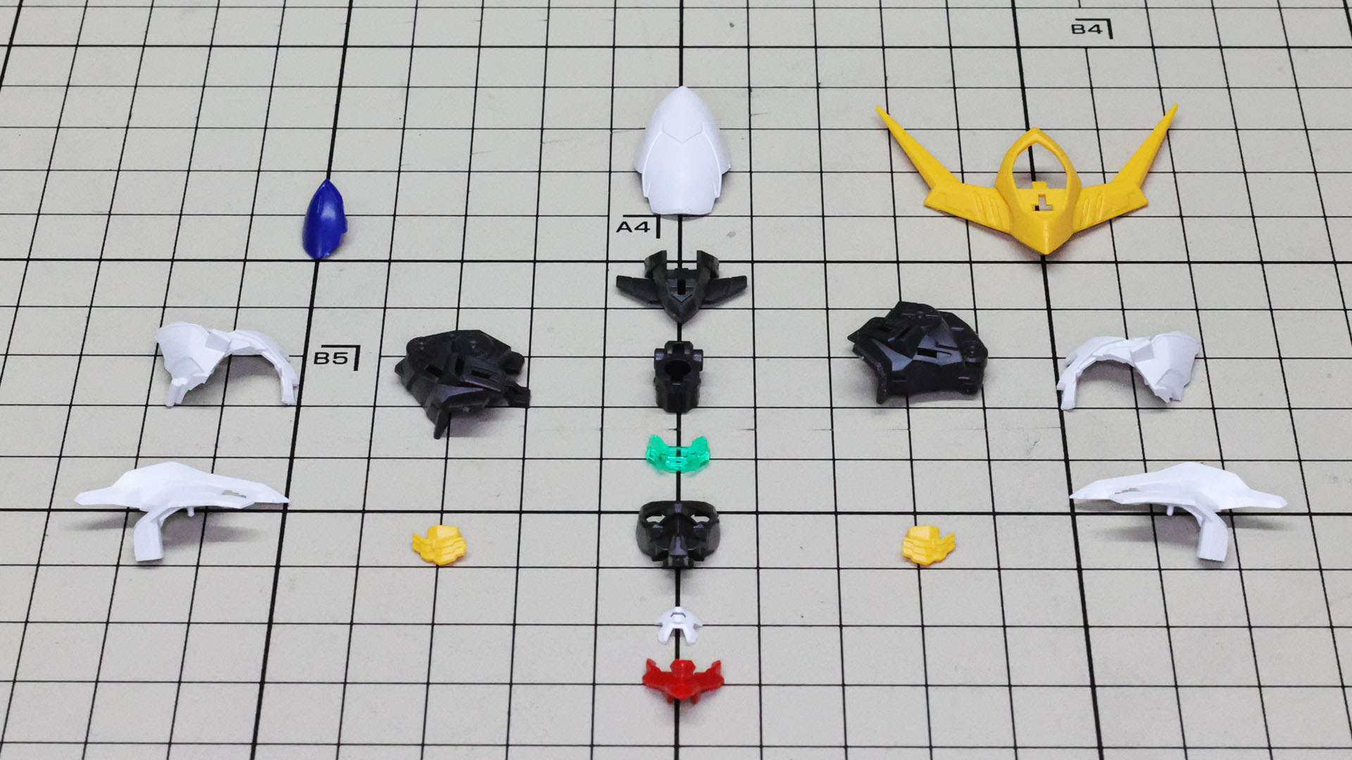 メカフレームを中心に、細かく分けられた装甲などのパーツで構成される頭部パーツ群
