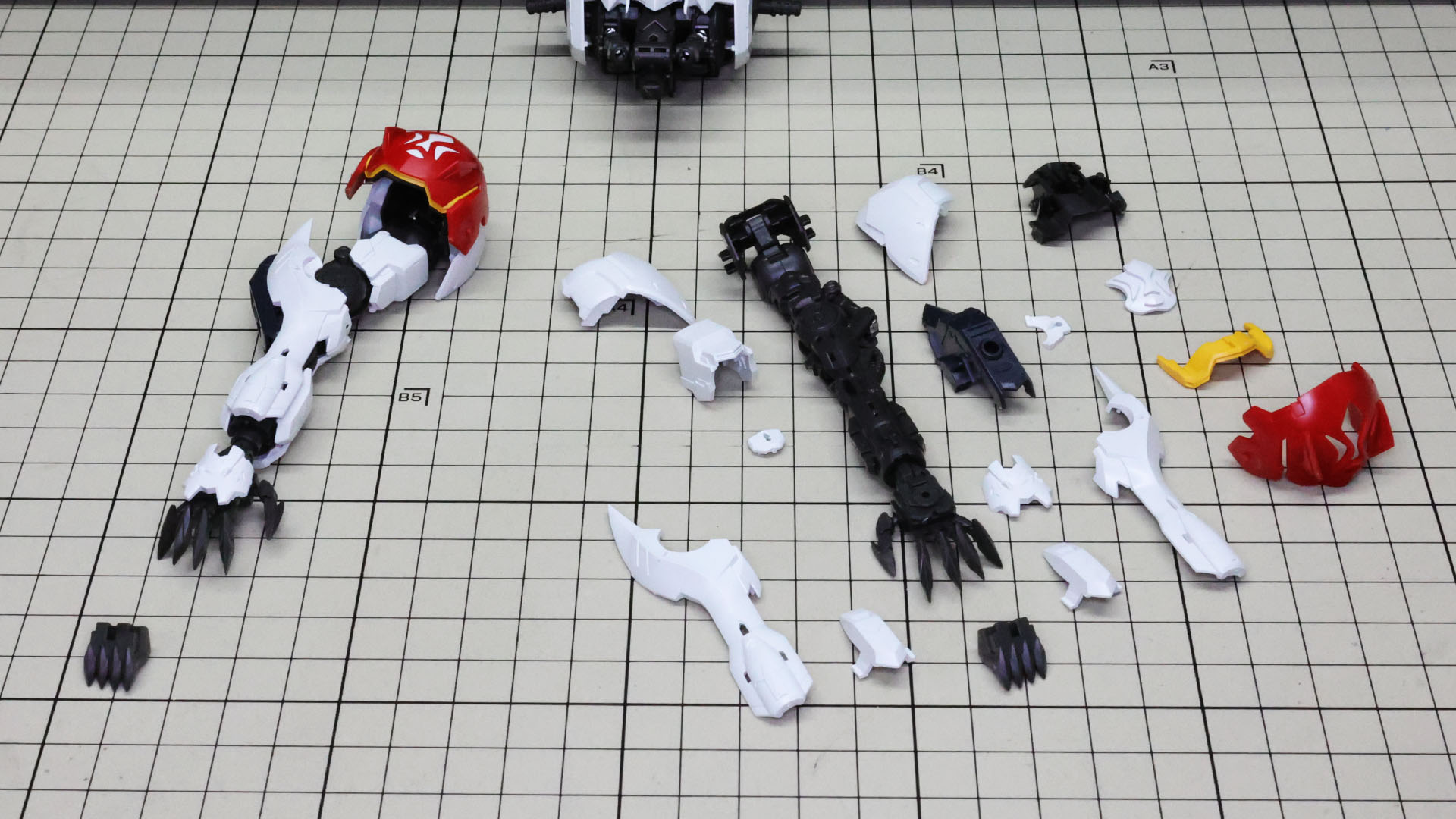 装甲を組み付けていきます