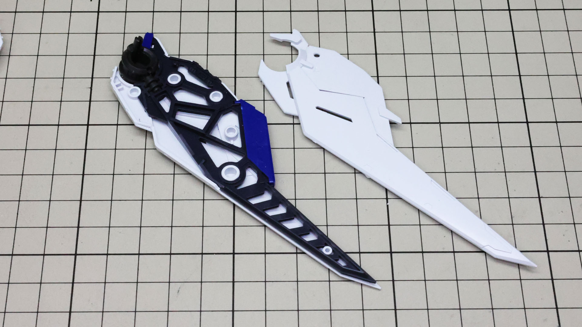 ノズルガードもカラー分けされているパーツが組まれます